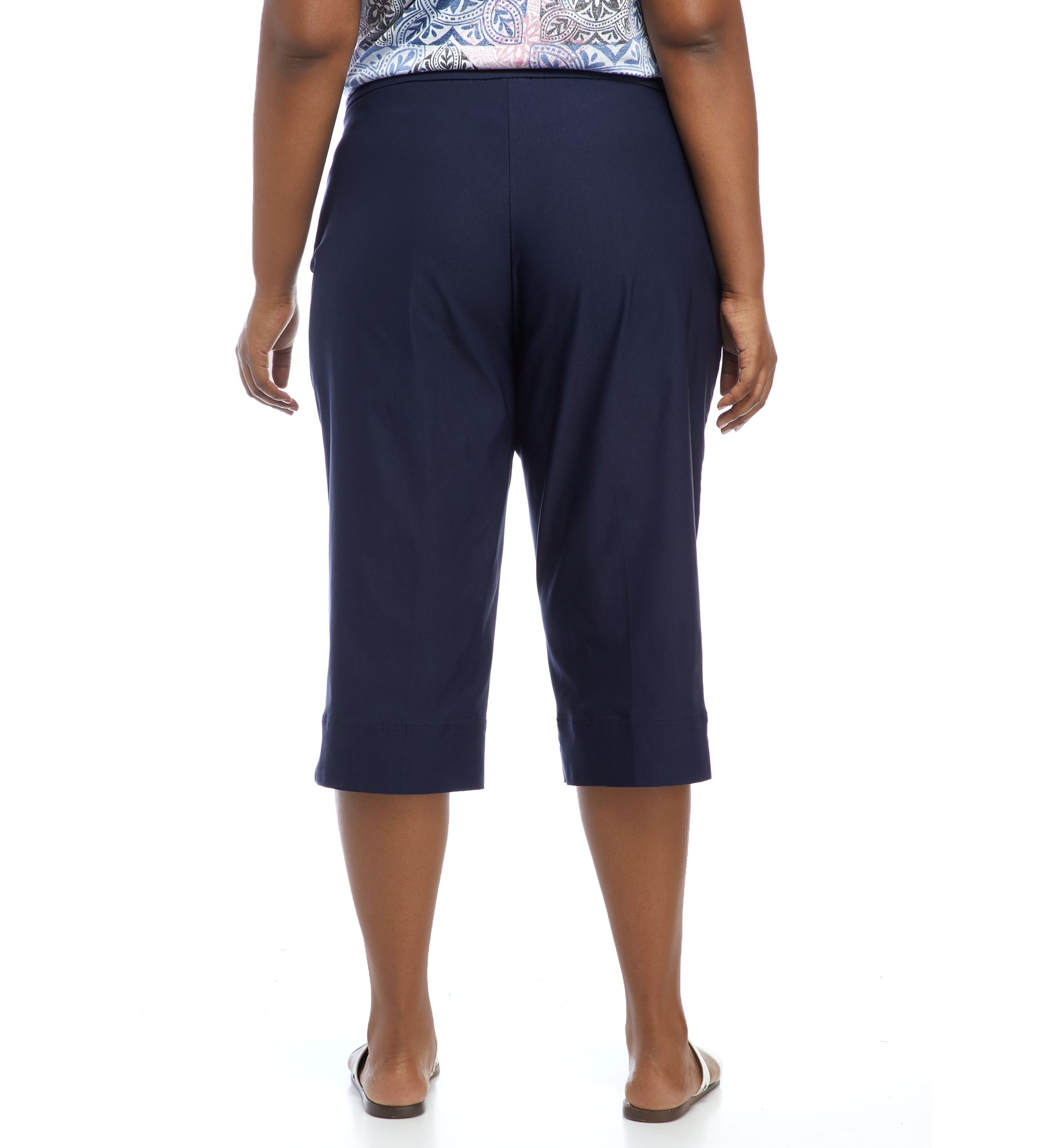 Plus Size Solid Capris