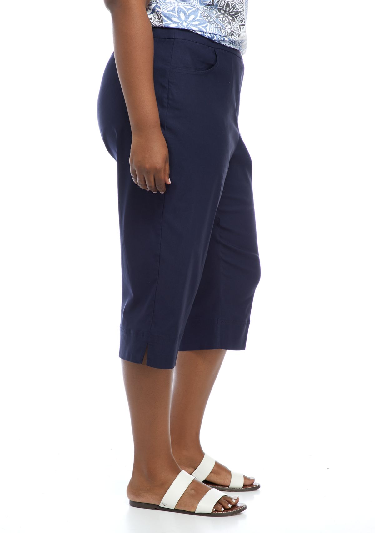 Plus Size Solid Capris