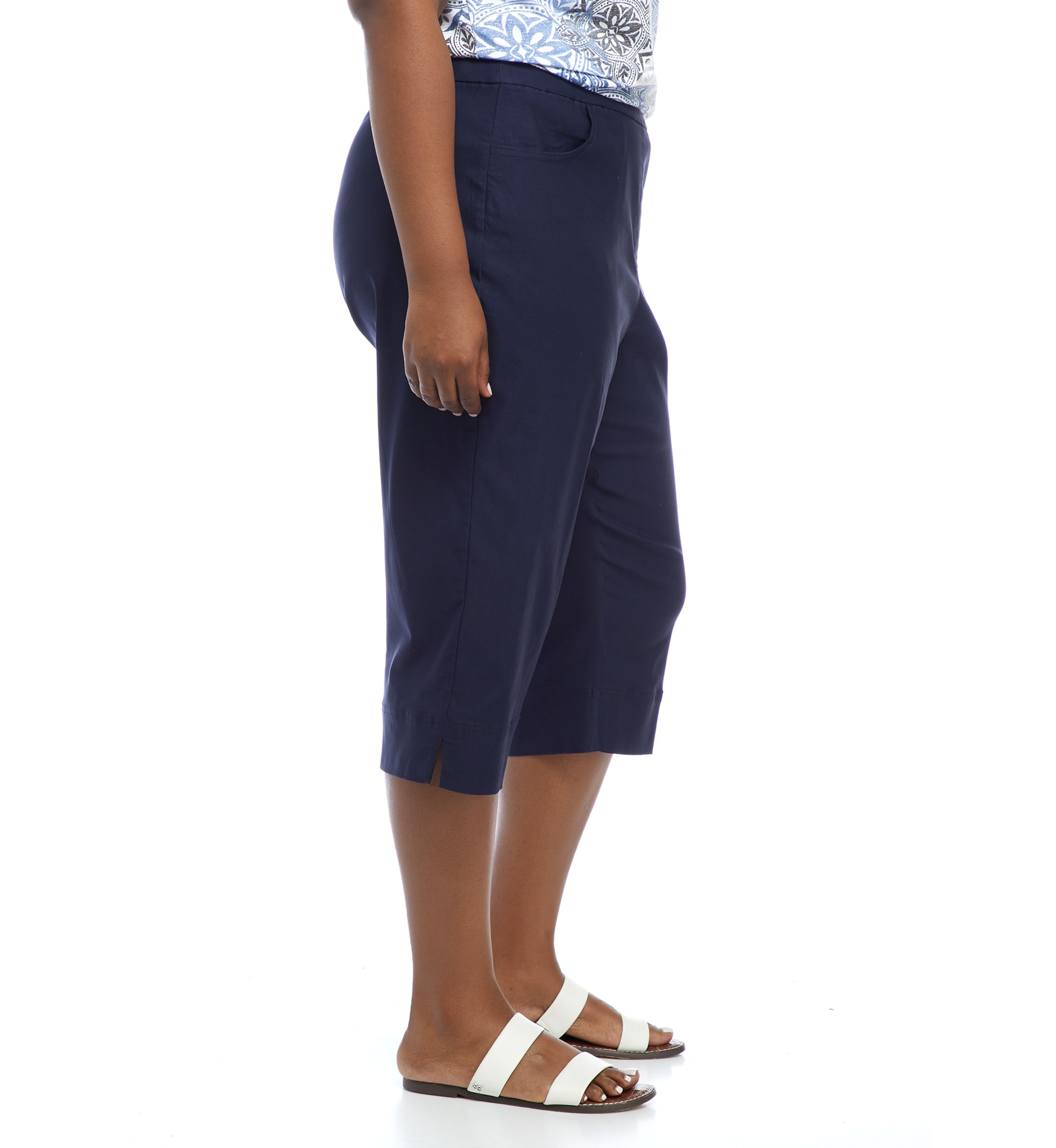 Plus Size Solid Capris