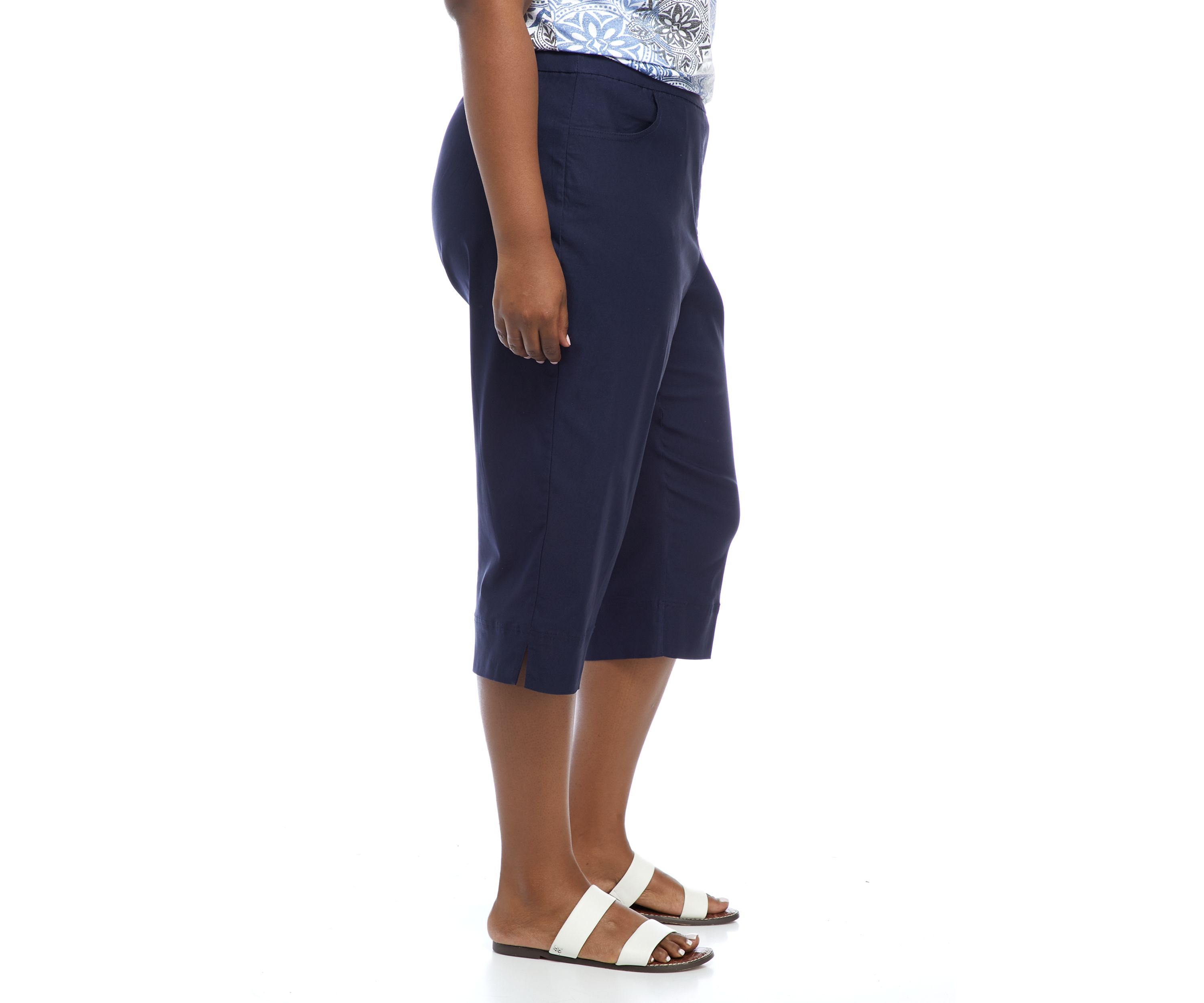 Plus Size Solid Capris