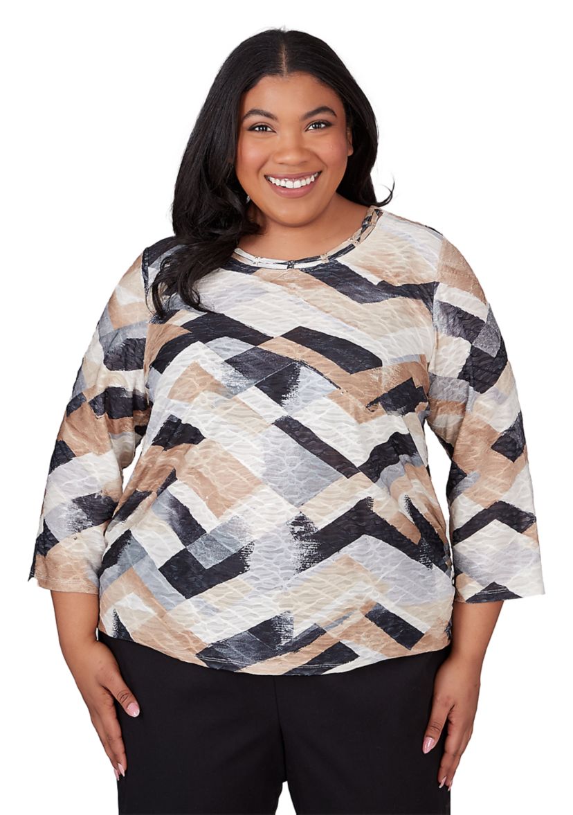 Plus Size Classic Abstract Chevron Printed Top