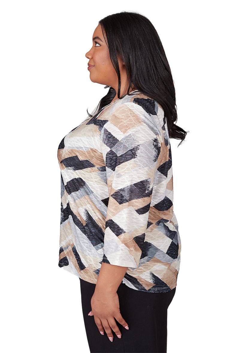 Plus Size Classic Abstract Chevron Printed Top