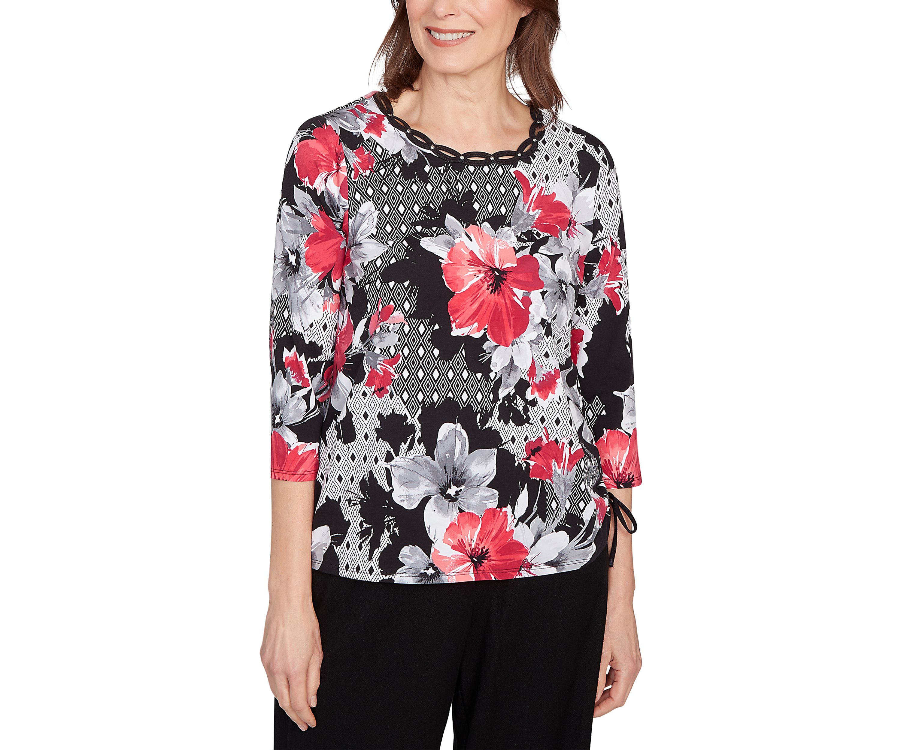 Petite Key Items Diamond Floral Patch Top