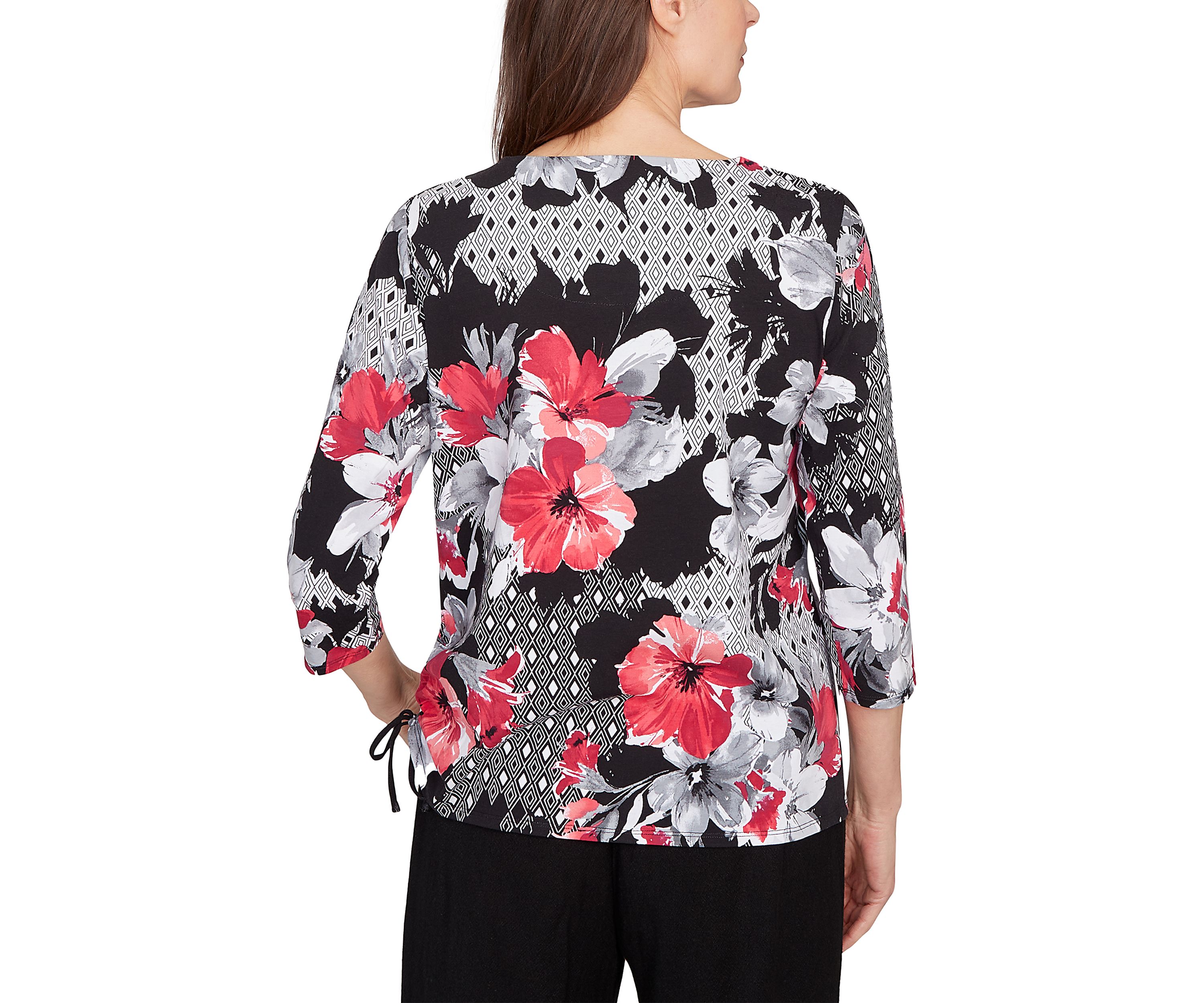 Petite Key Items Diamond Floral Patch Top