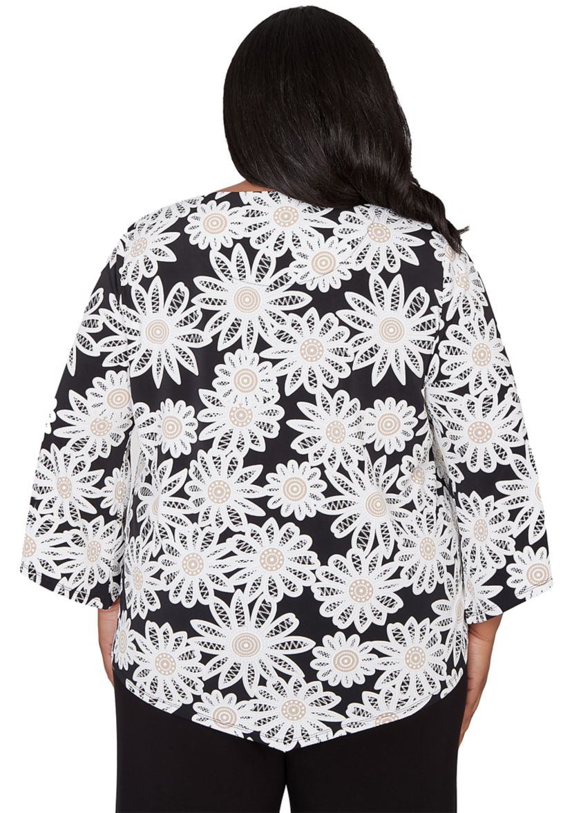 Plus Size Classics Daisies Top