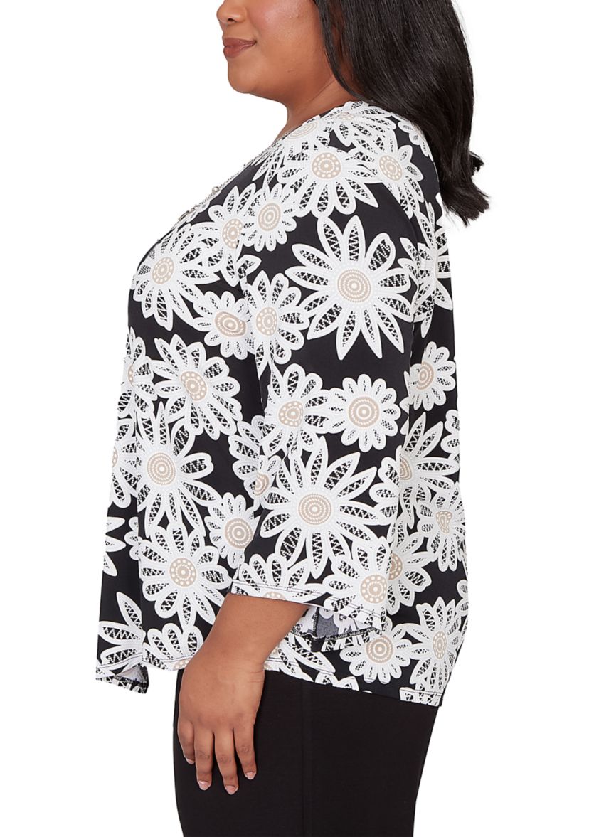 Plus Size Classics Daisies Top