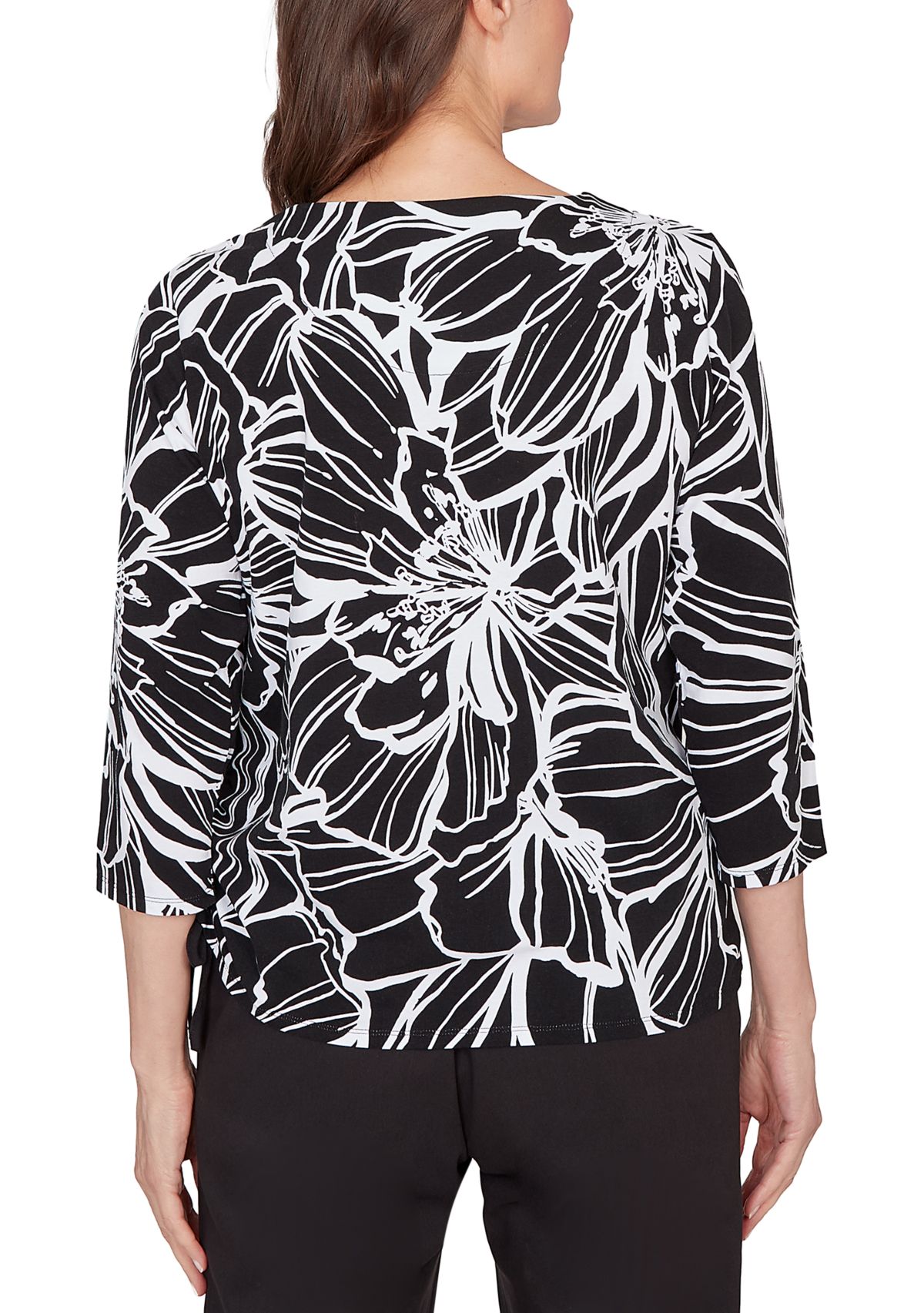 Petite 3/4 Sleeve Linework Floral Top