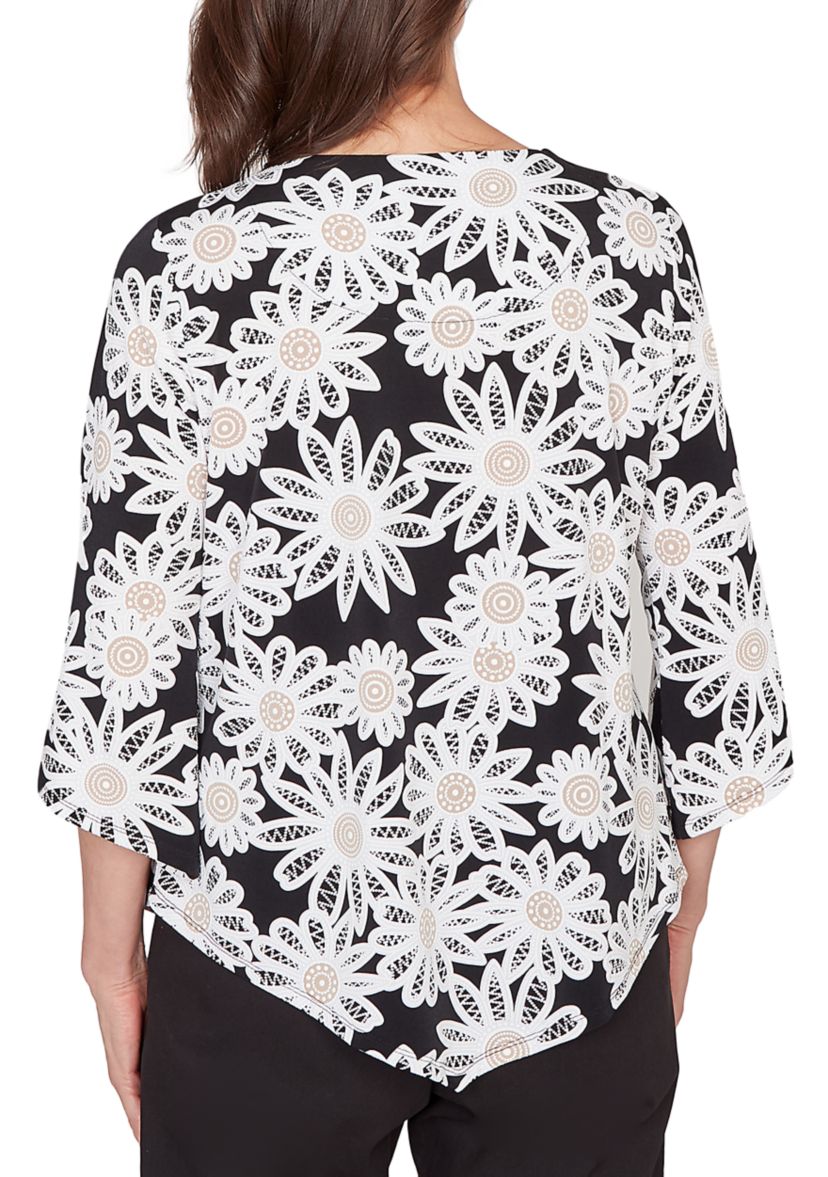 Petite Classic 3/4 Sleeves Daisies Top