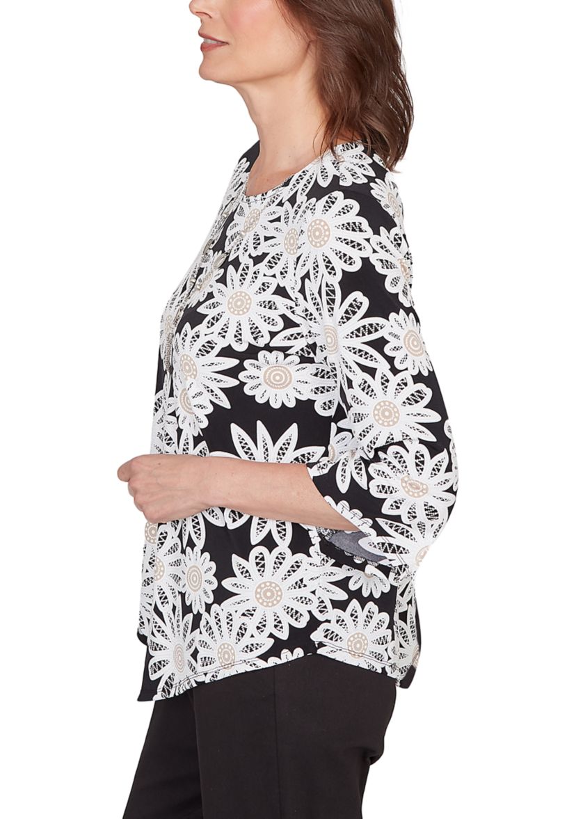 Petite Classic 3/4 Sleeves Daisies Top