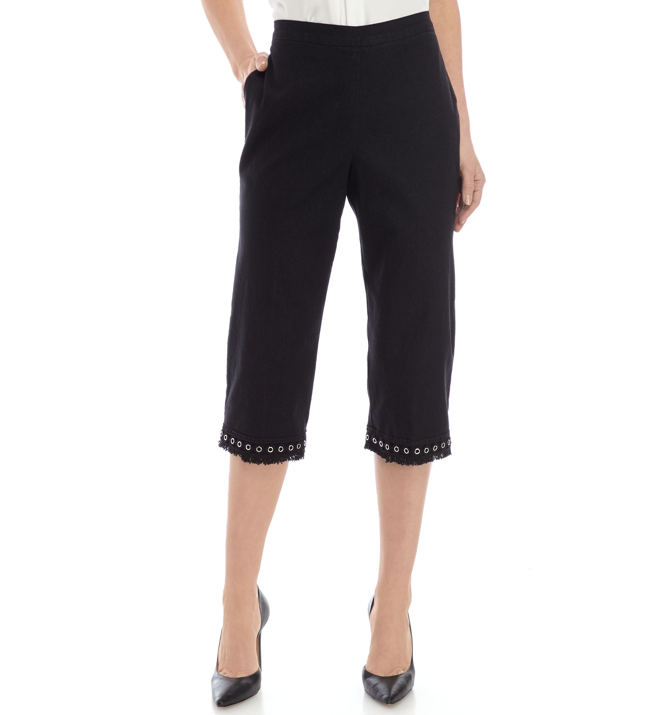 Womens Checkmate Lace Fringe Capri Pants 
