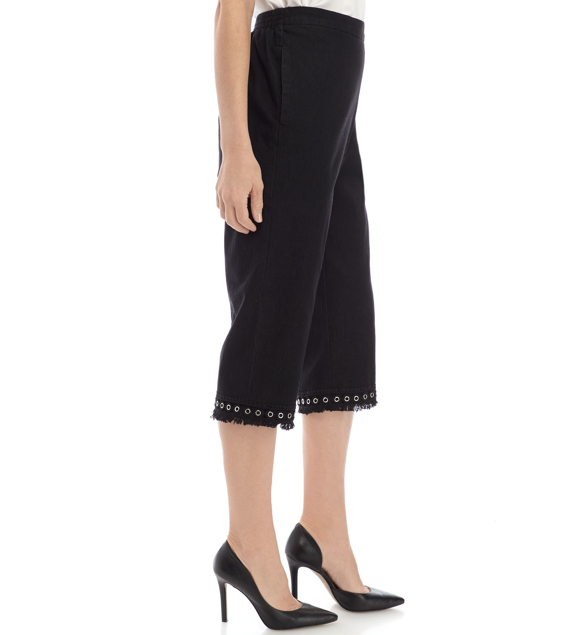 Womens Checkmate Lace Fringe Capri Pants 