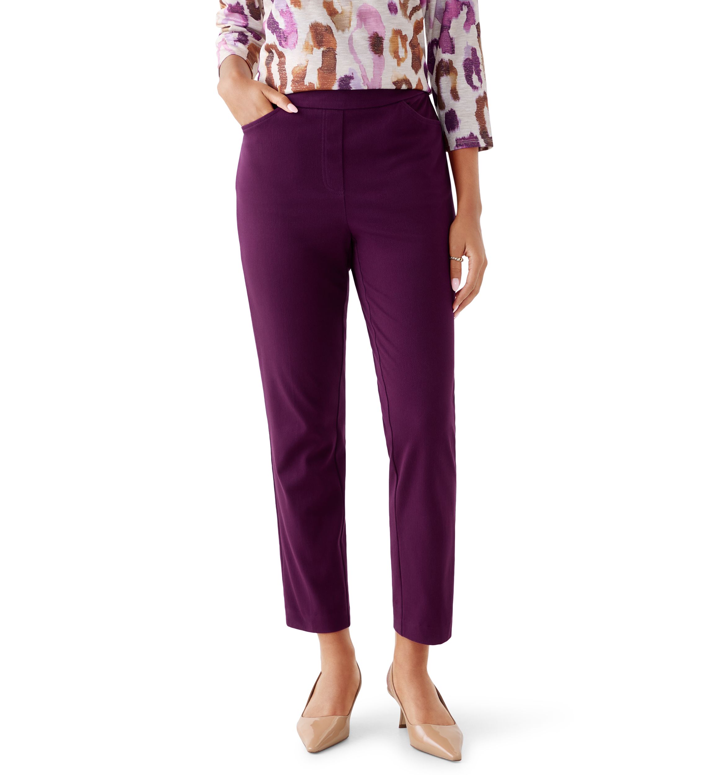 Womens Urban Legend Proportioned Short Pants