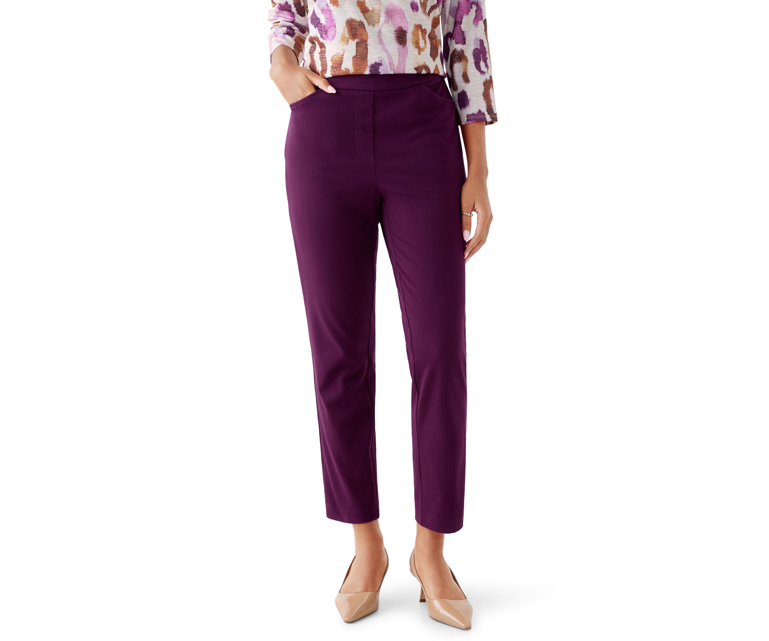 Womens Urban Legend Proportioned Short Pants