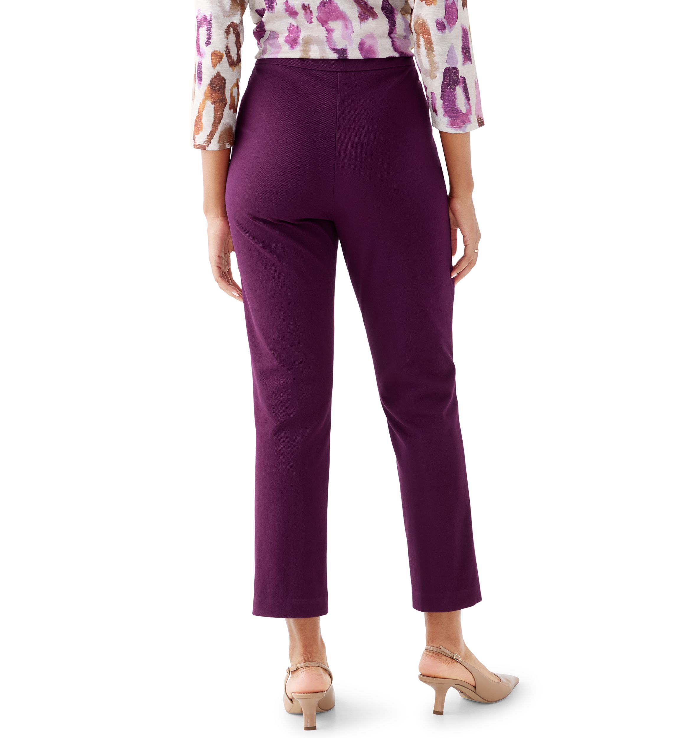Womens Urban Legend Proportioned Short Pants