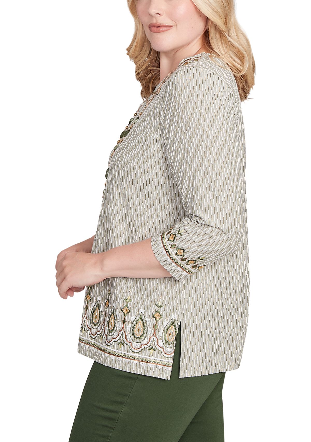 Petite Mount Laurel Medallion Border Texture Top