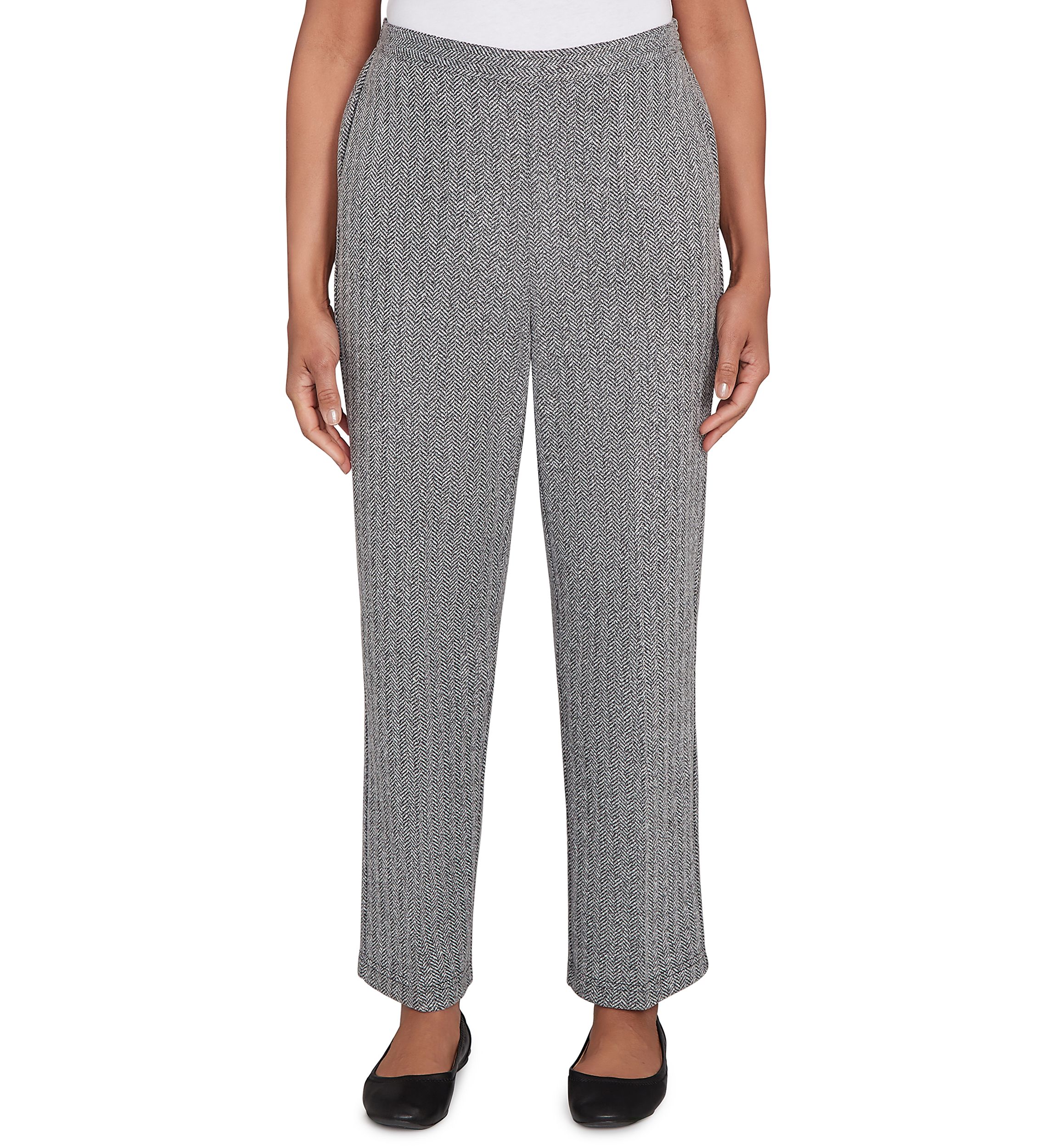 Womens Jet Setter Proportioned Short Pants