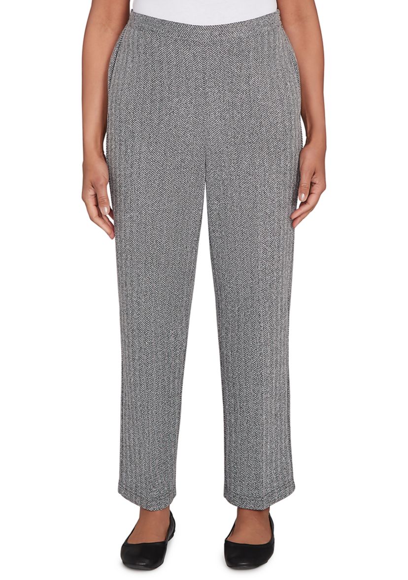Womens Jet Setter Proportioned Short Pants