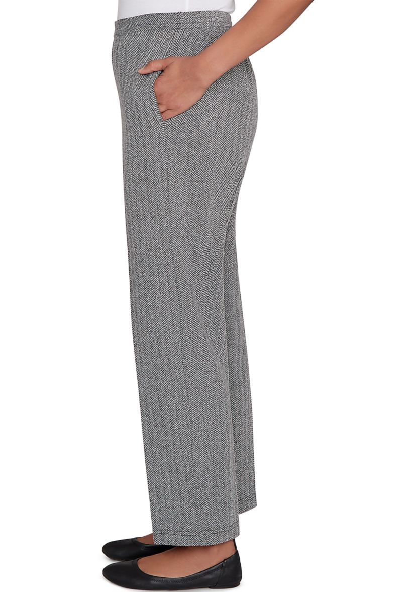 Petite Jet Setter Proportioned Short Pants