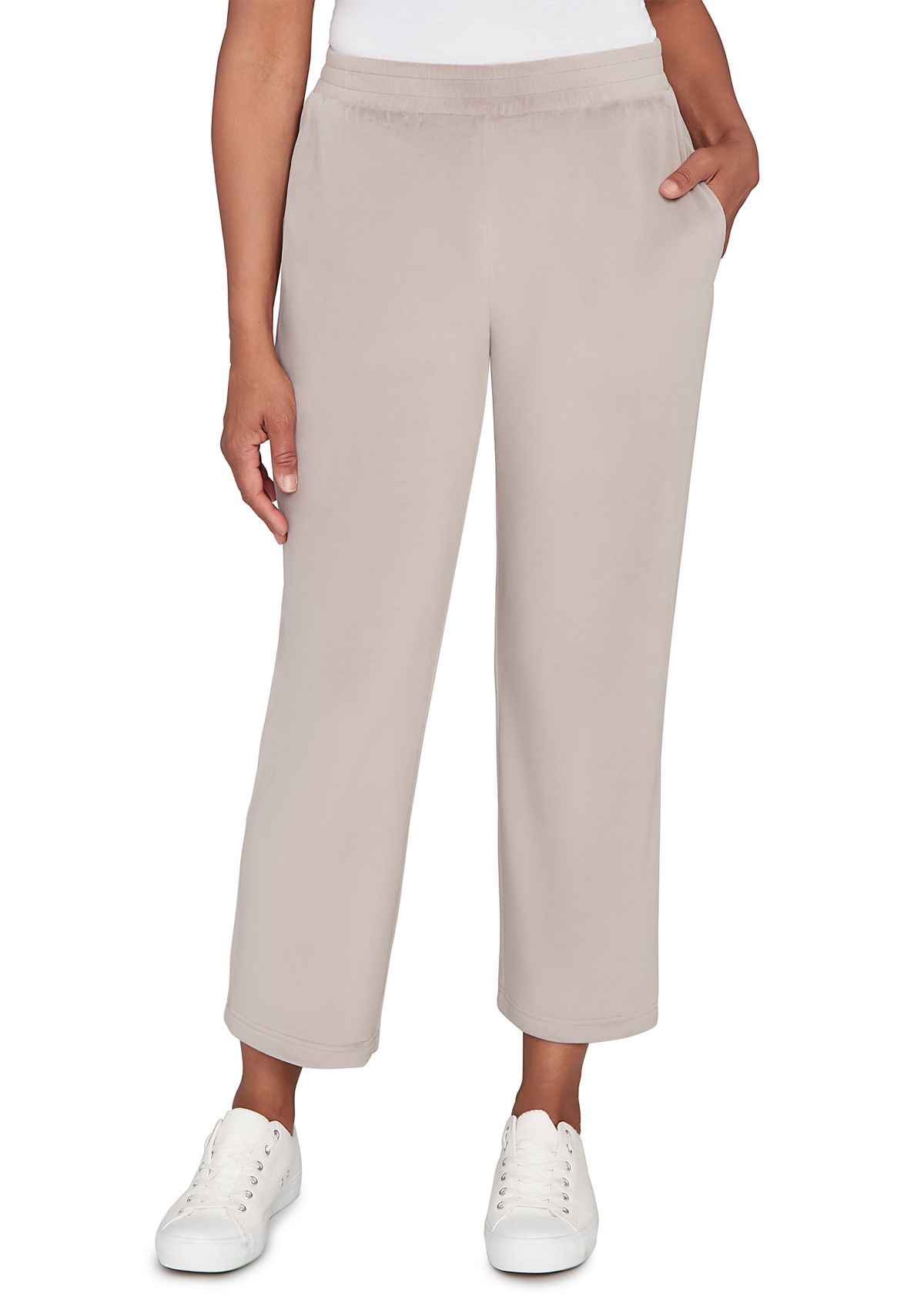 Womens Calm Luxe Proportioned Short Pants