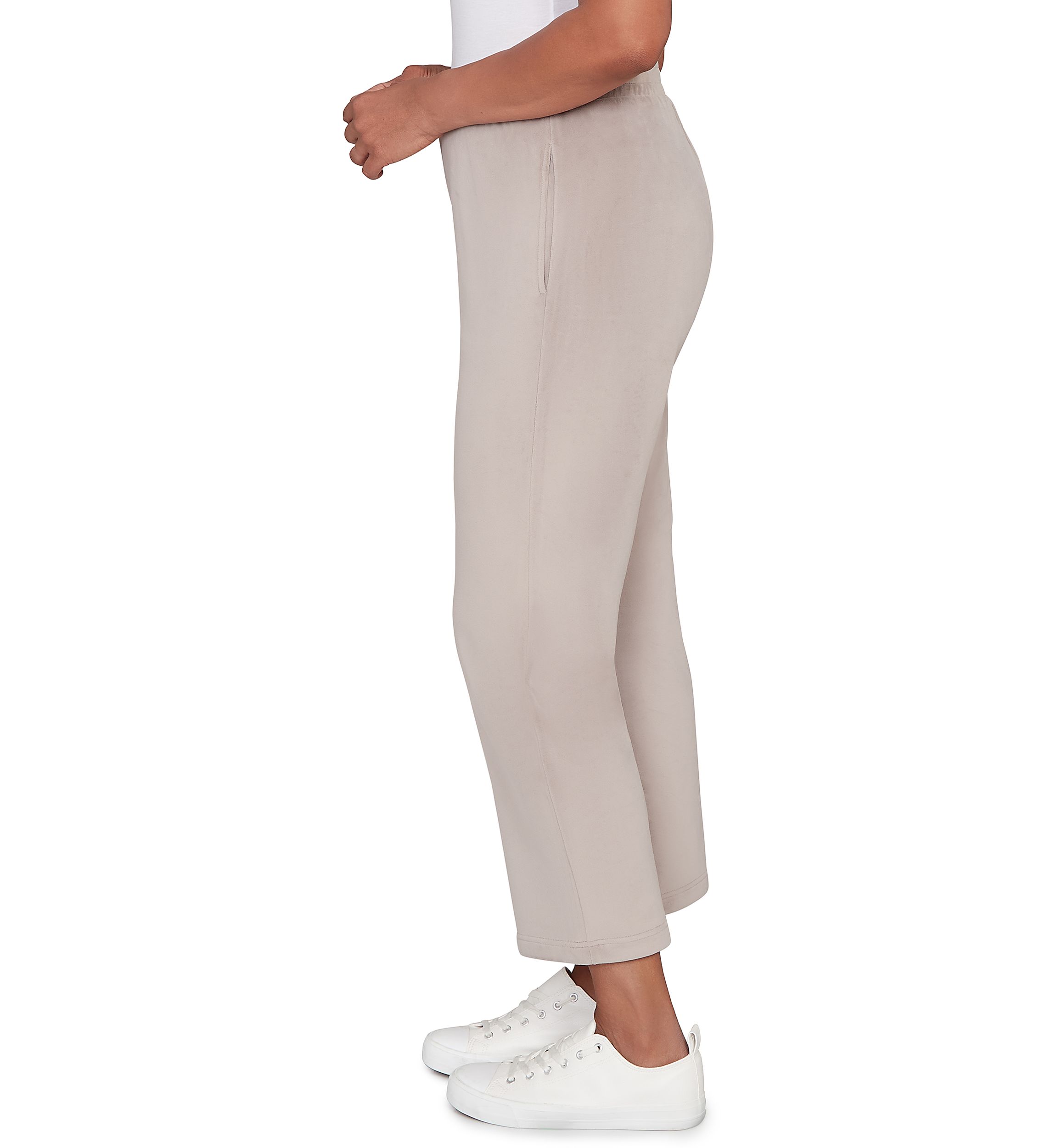 Womens Calm Luxe Proportioned Short Pants