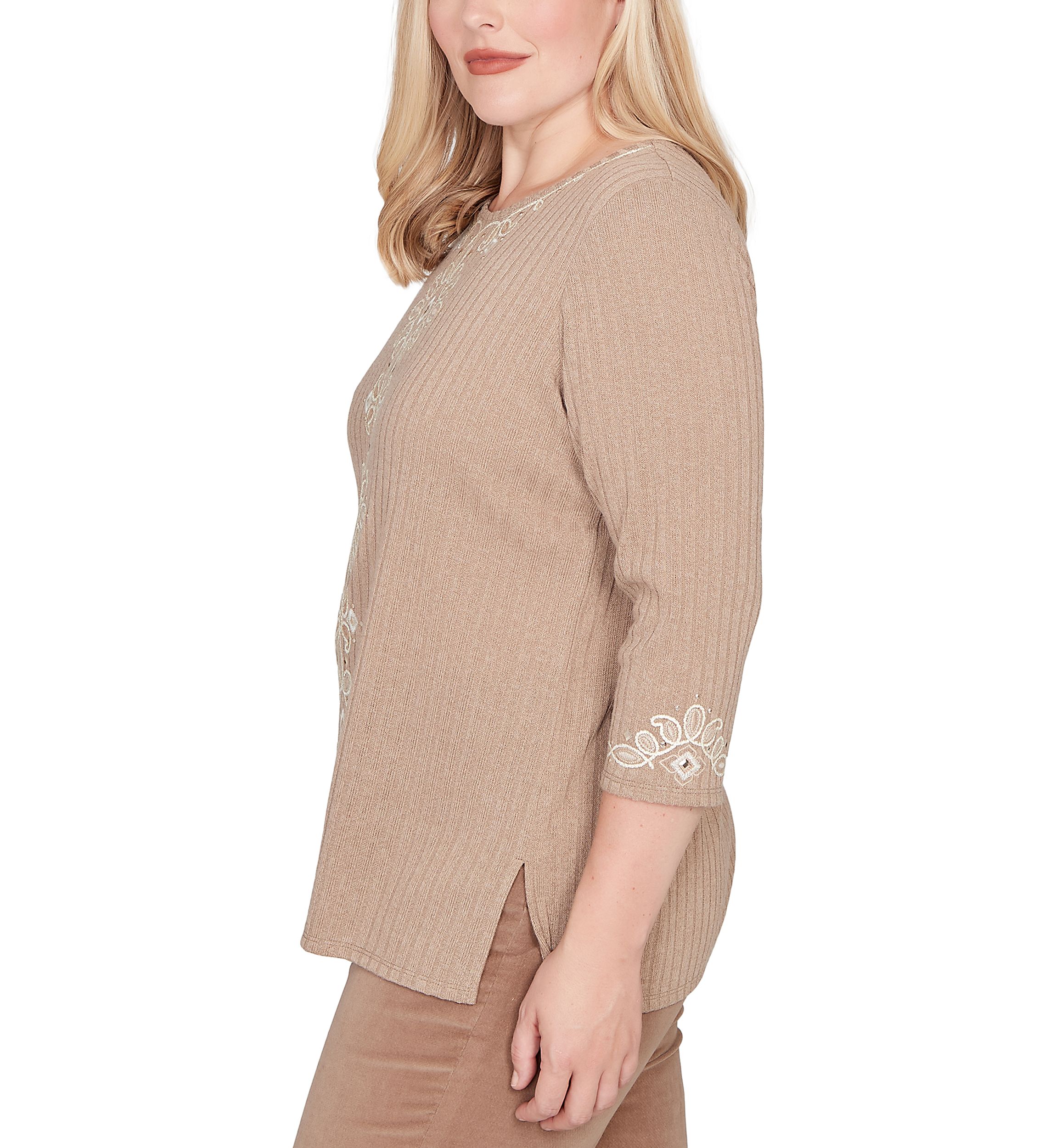 Womens Vienna Soutache Medallion Center Top 