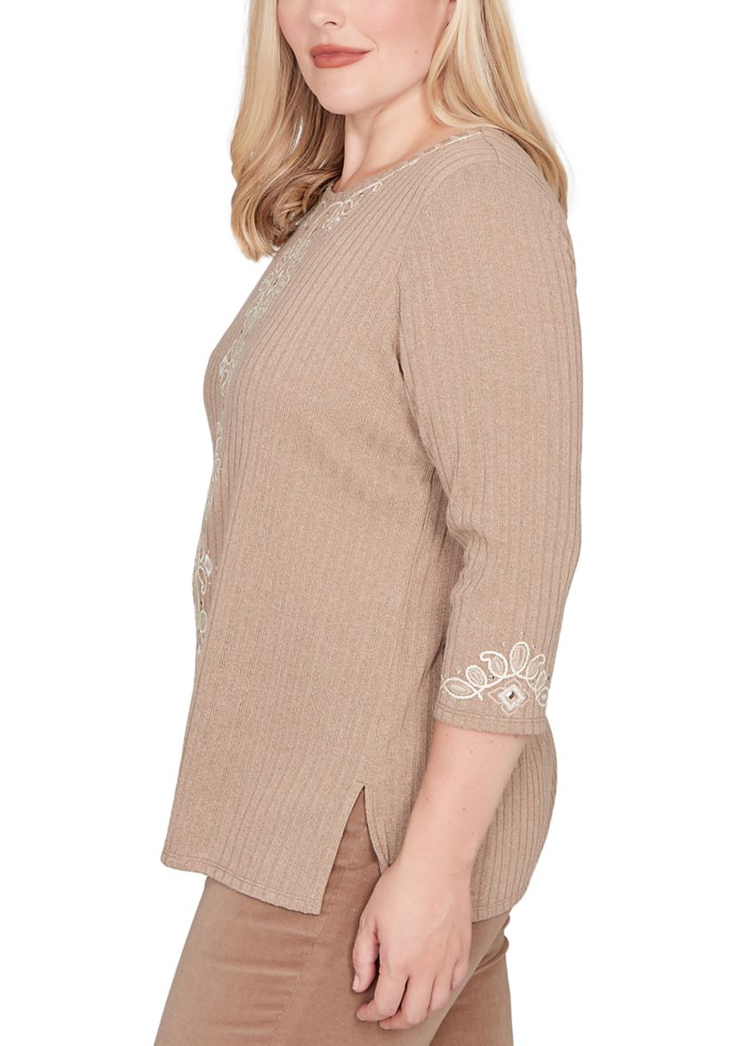 Womens Vienna Soutache Medallion Center Top 