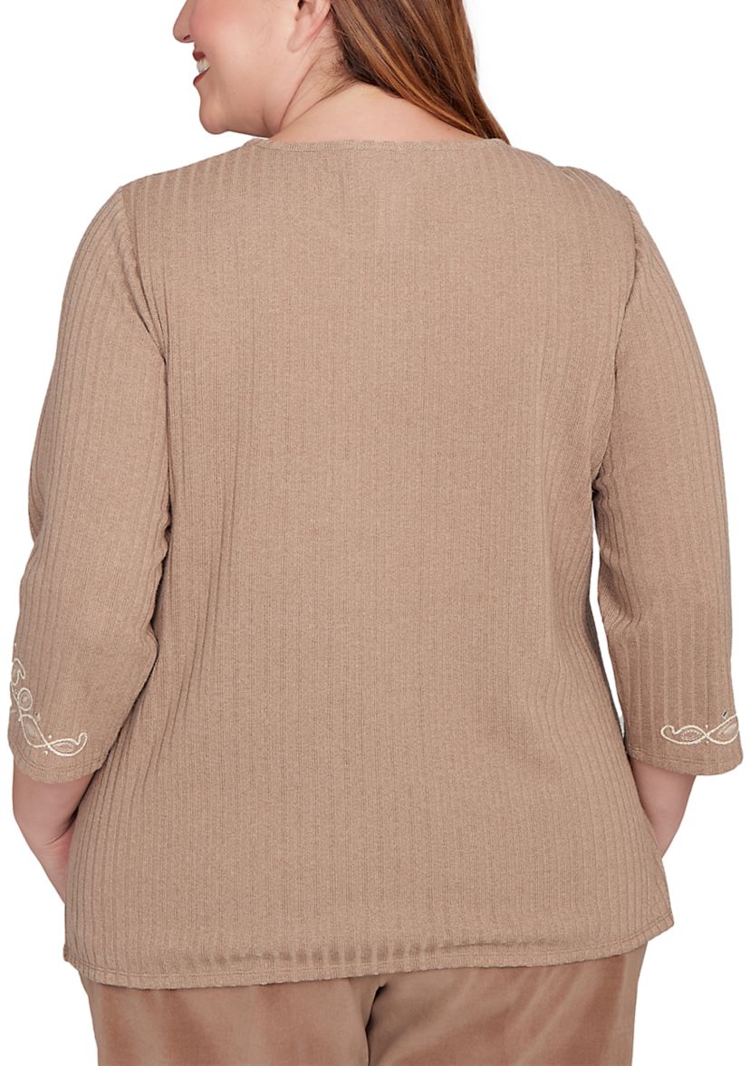 Plus Size Vienna Soutache Medallion Center Knit Top