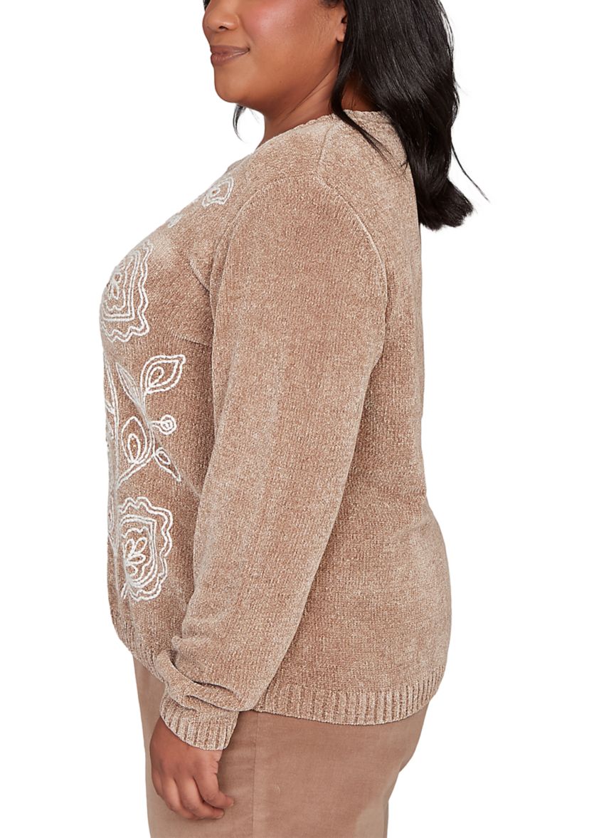 Plus Size Vienna Stitched Leaves Chenille Sweater