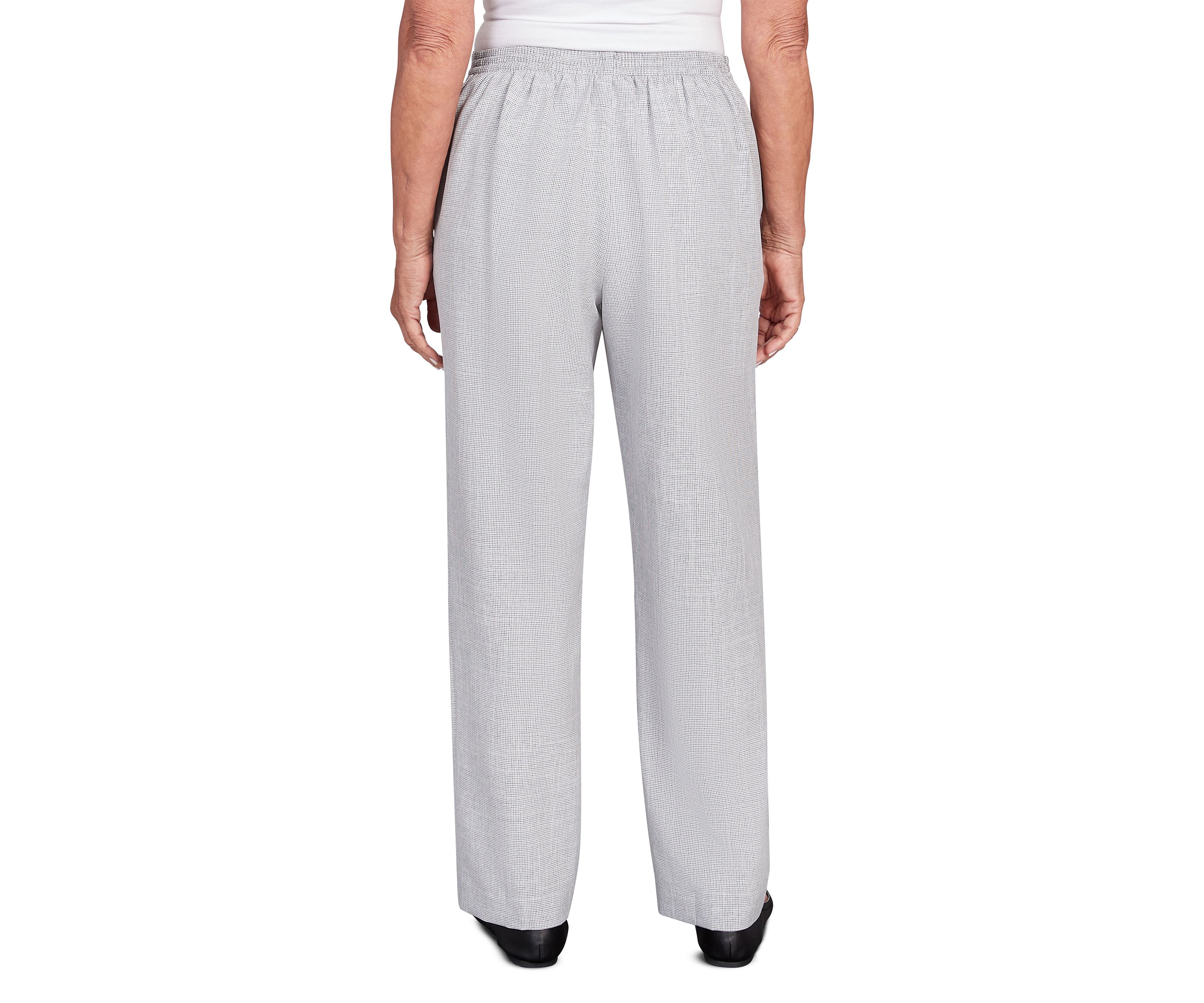 Womens Isnt It Romantic Proportioned Short Pants