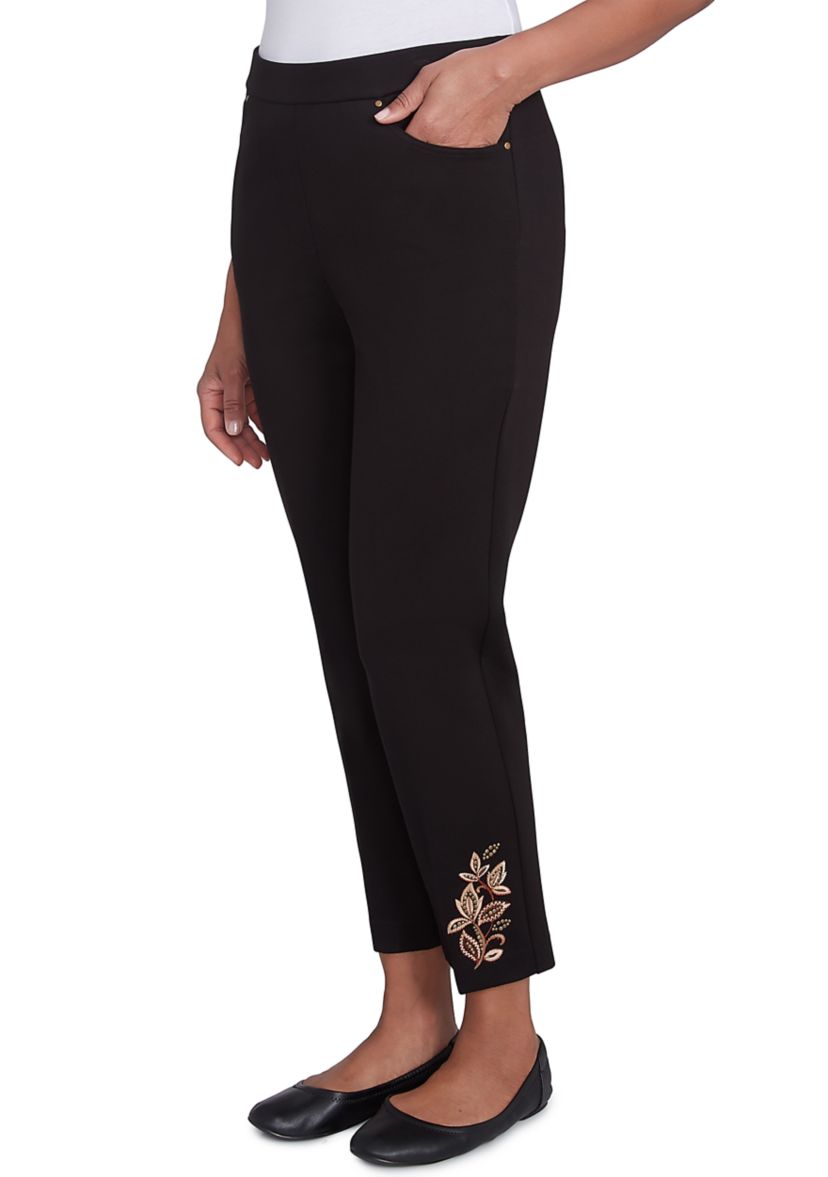Womens Rue Rivoli Embroidery Leaf Short Pants
