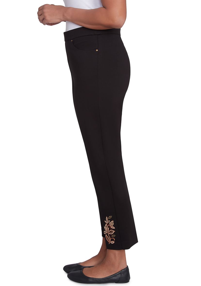Womens Rue Rivoli Embroidery Leaf Short Pants