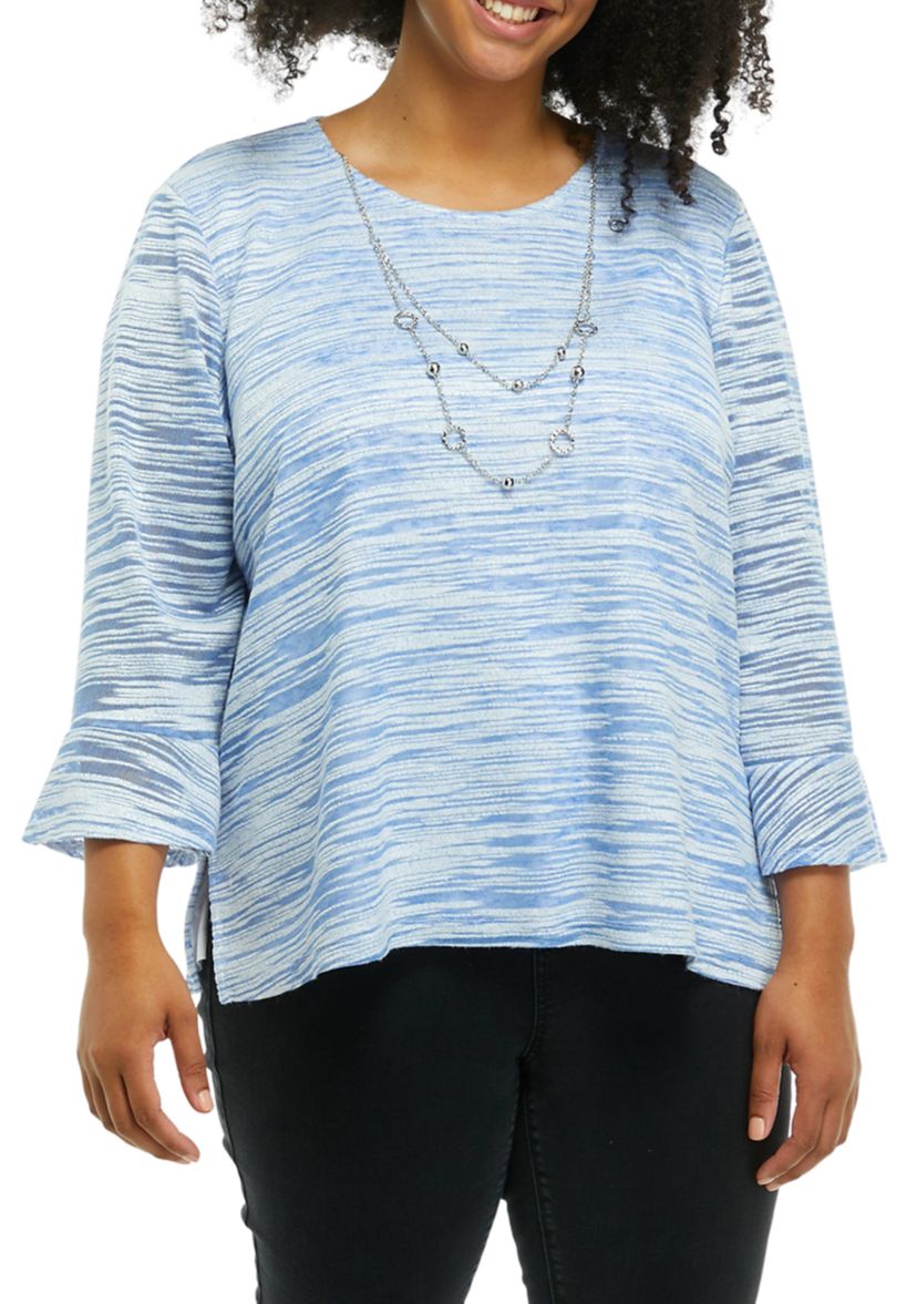 Plus Size 3/4 Sleeve Textured Top with Necklace