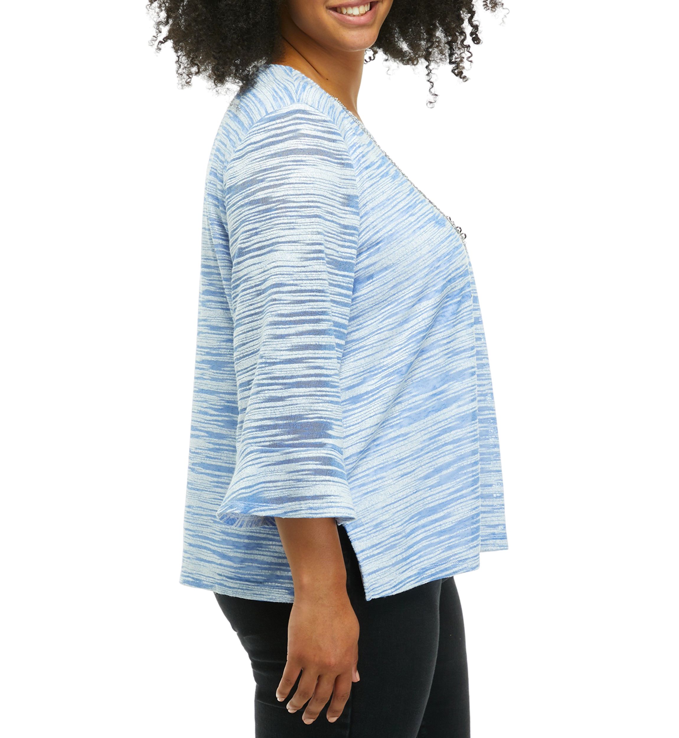 Plus Size 3/4 Sleeve Textured Top with Necklace
