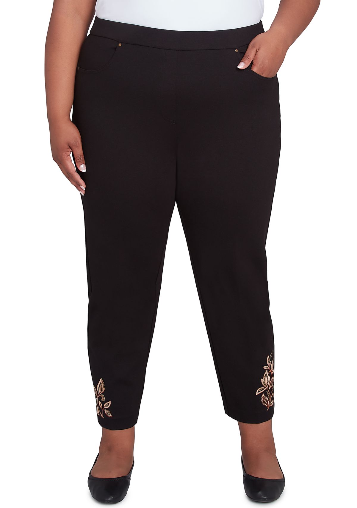 Plus Size Rue Rivoli Embroidery Leaf Short Pants