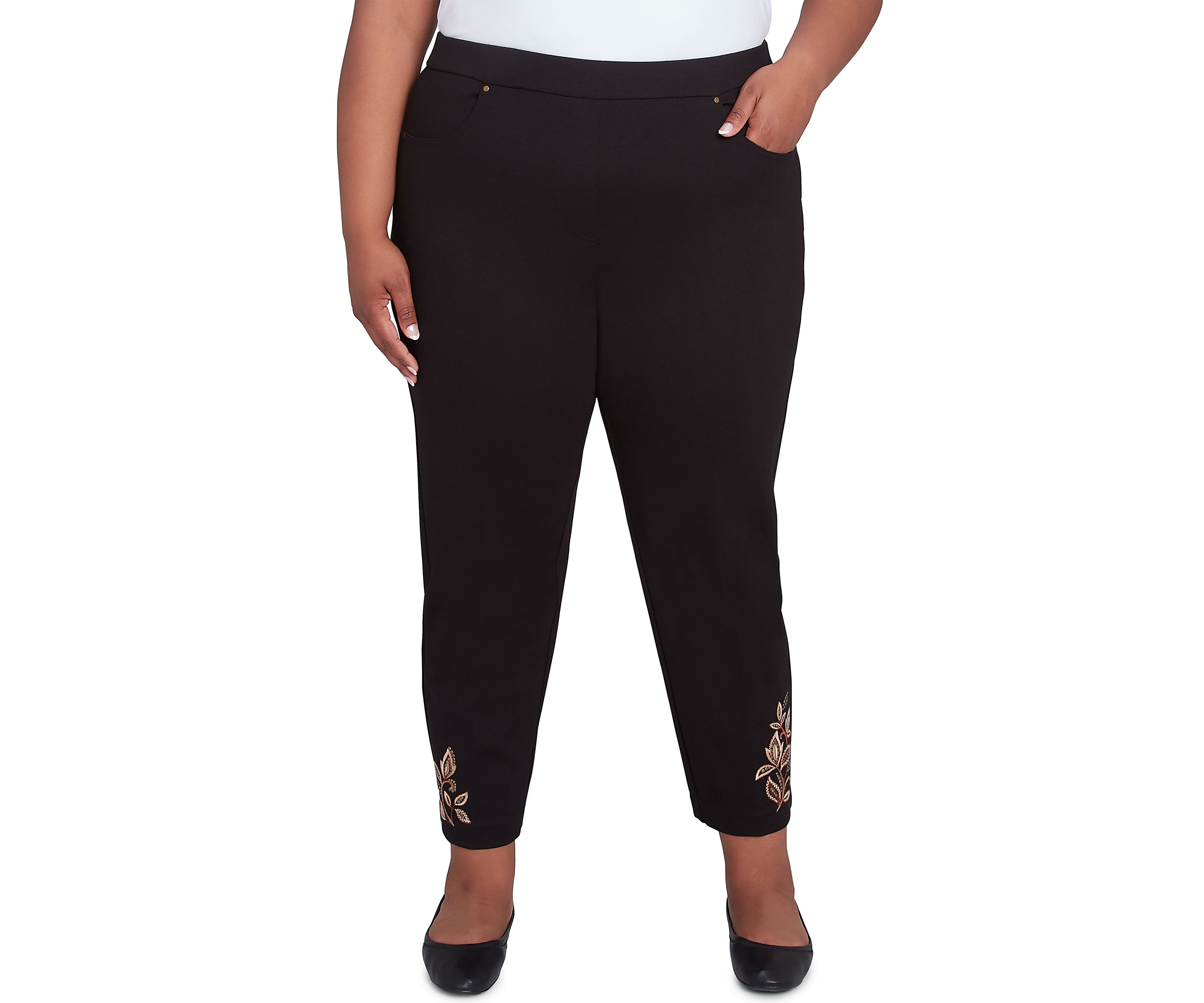 Plus Size Rue Rivoli Embroidery Leaf Short Pants