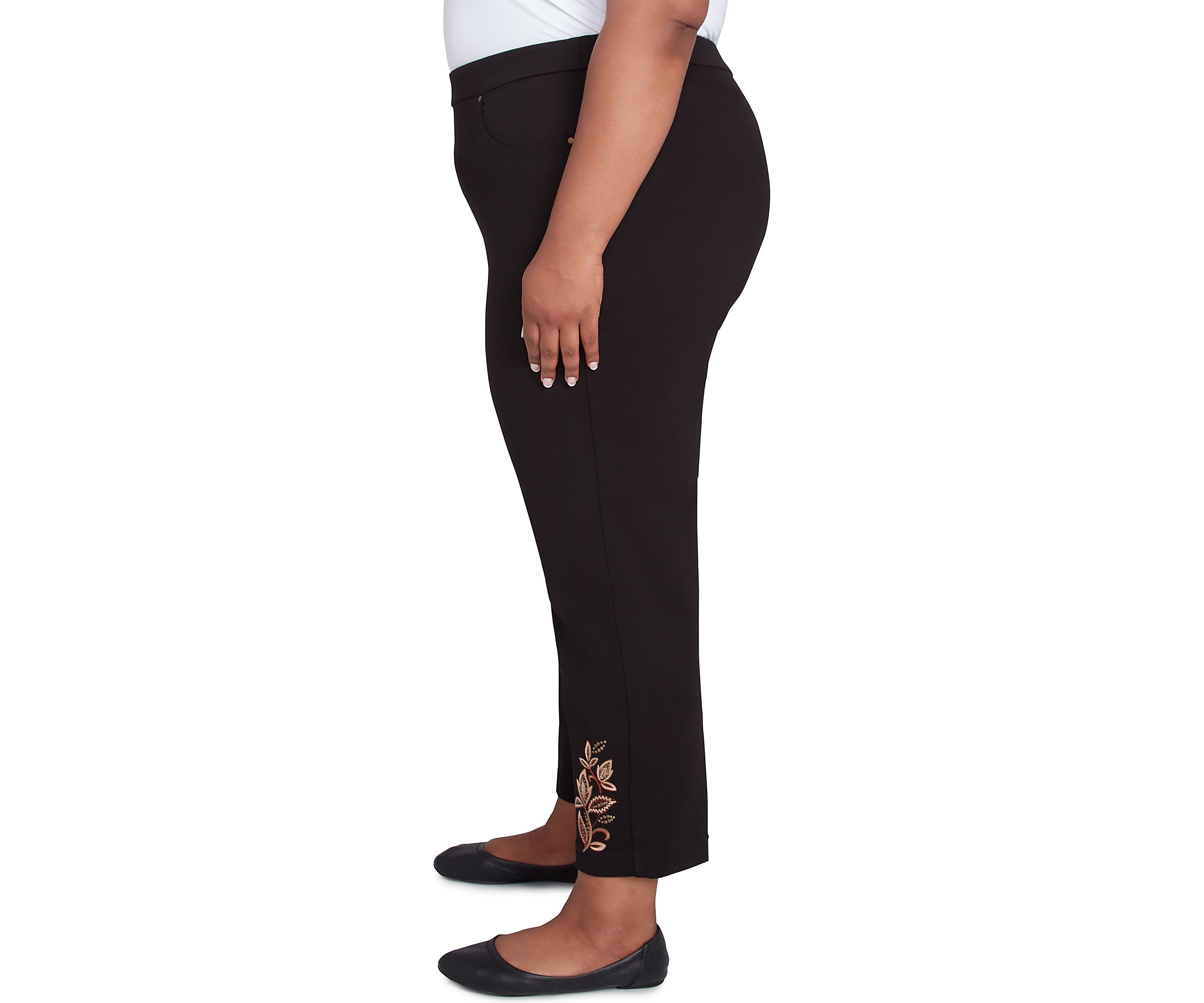 Plus Size Rue Rivoli Embroidery Leaf Short Pants