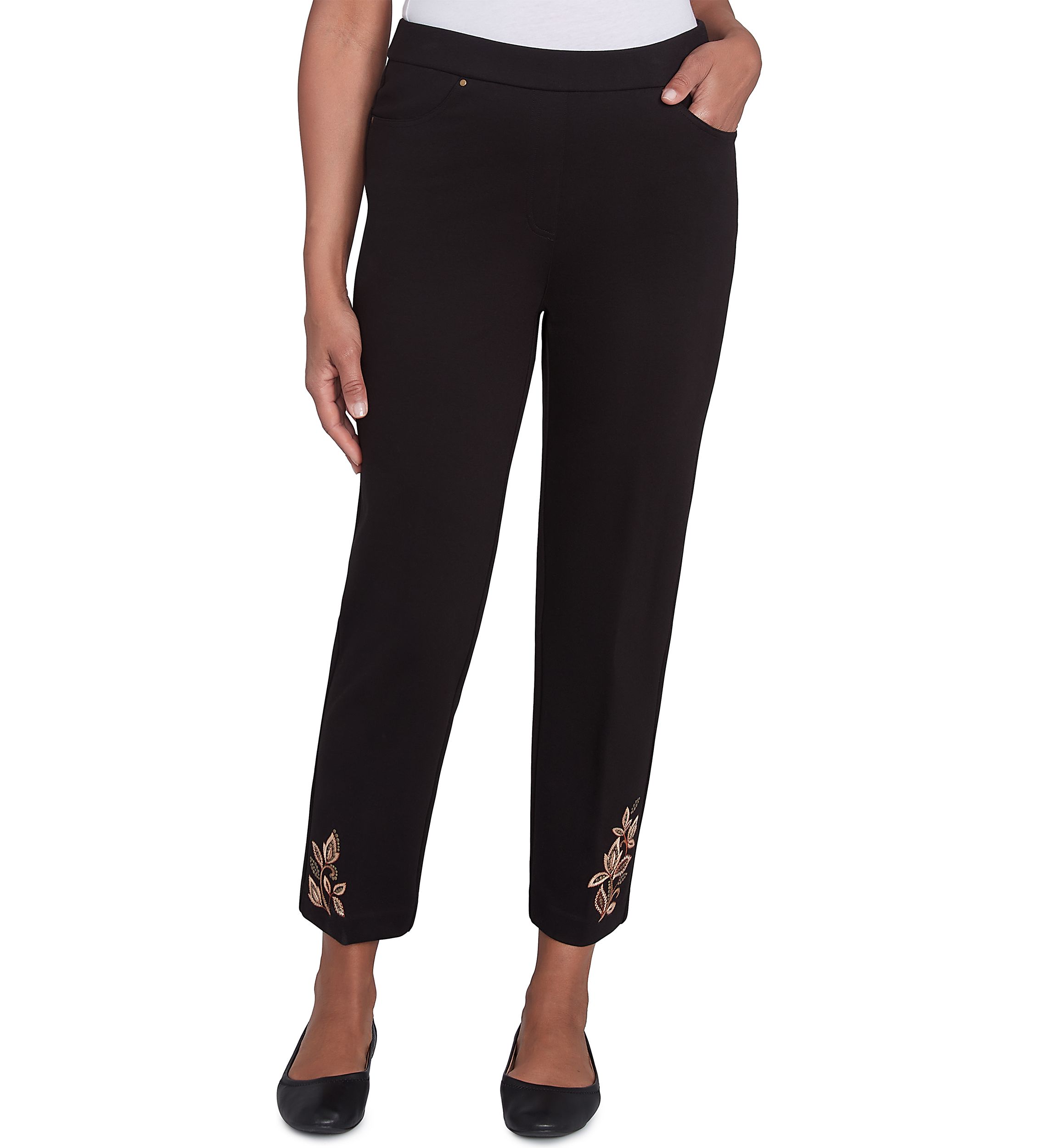Petite Rue Rivoli Embroidery Leaf Short Pants