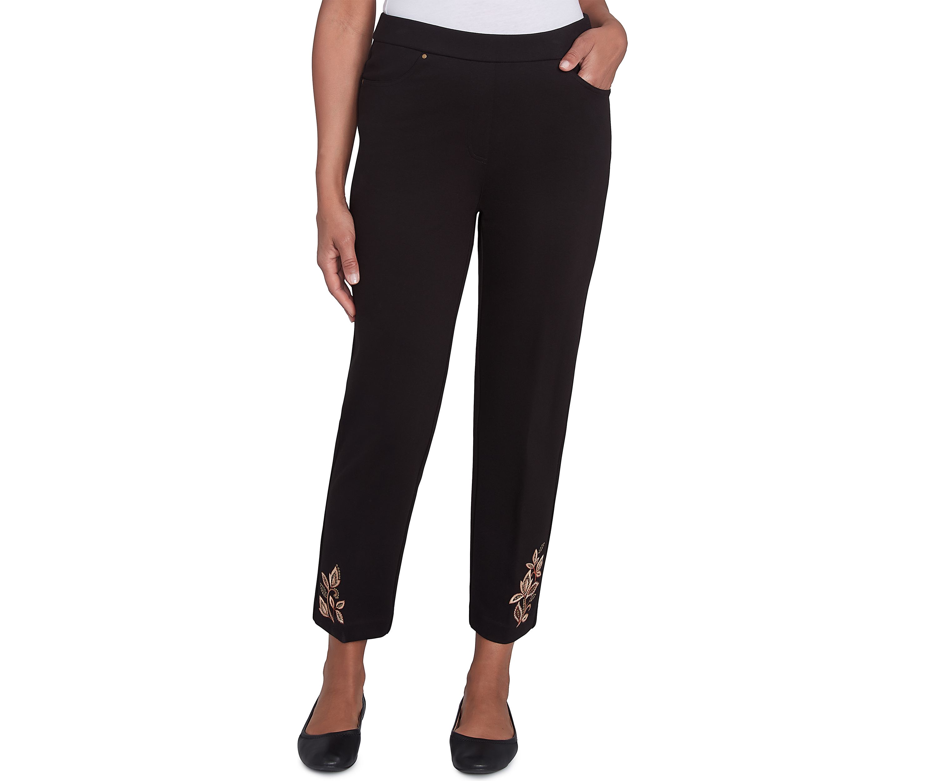 Petite Rue Rivoli Embroidery Leaf Short Pants