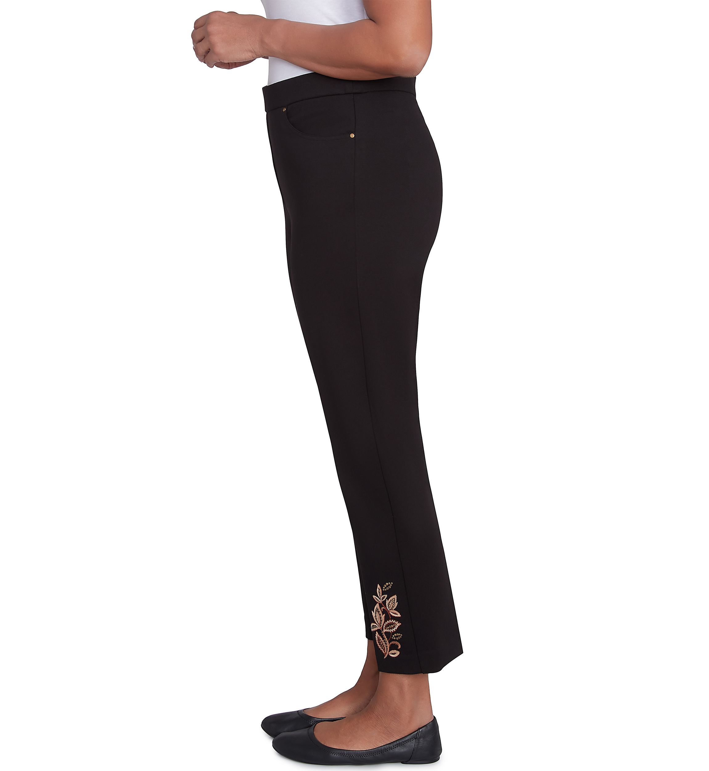 Petite Rue Rivoli Embroidery Leaf Short Pants