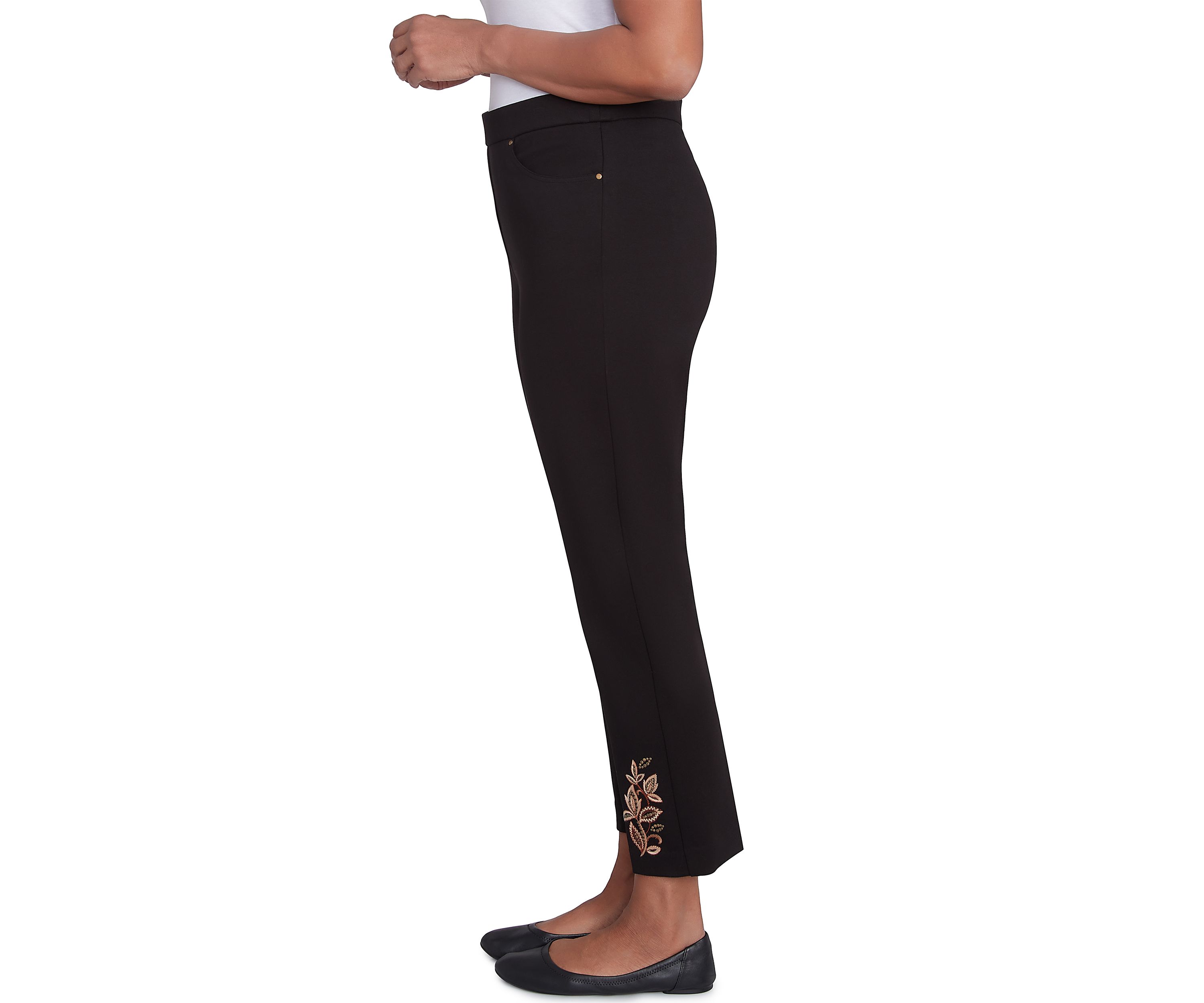 Petite Rue Rivoli Embroidery Leaf Short Pants