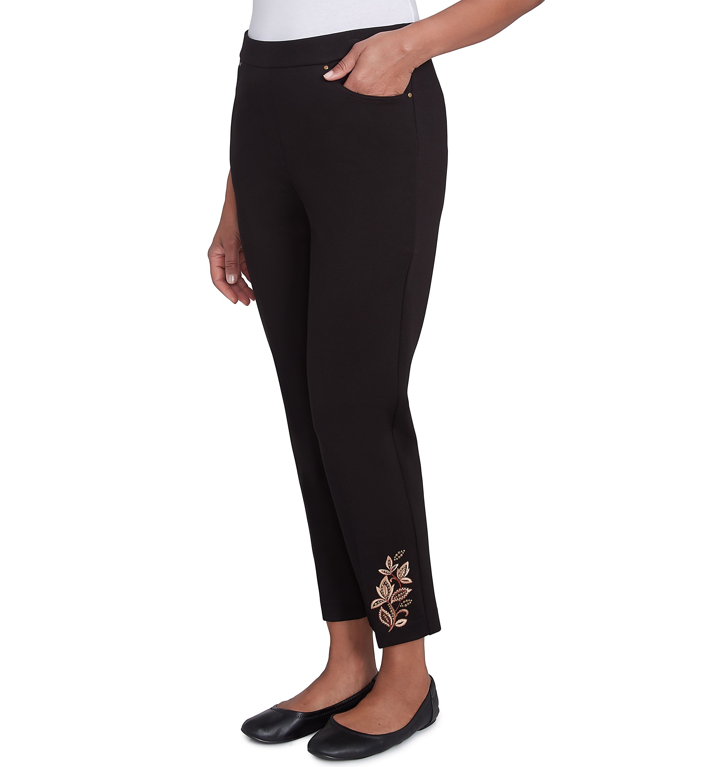 Petite Rue Rivoli Embroidery Leaf Short Pants