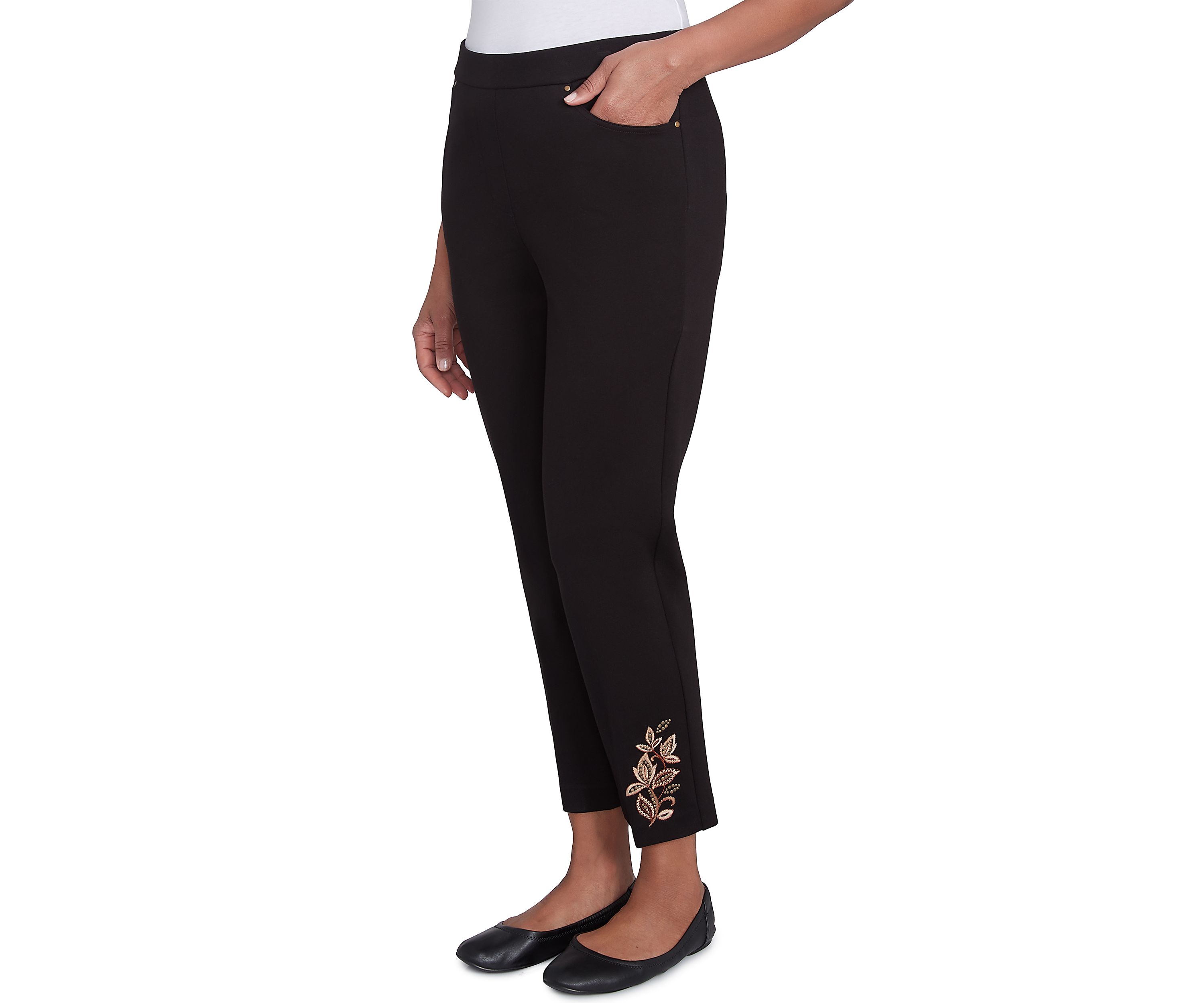 Petite Rue Rivoli Embroidery Leaf Short Pants