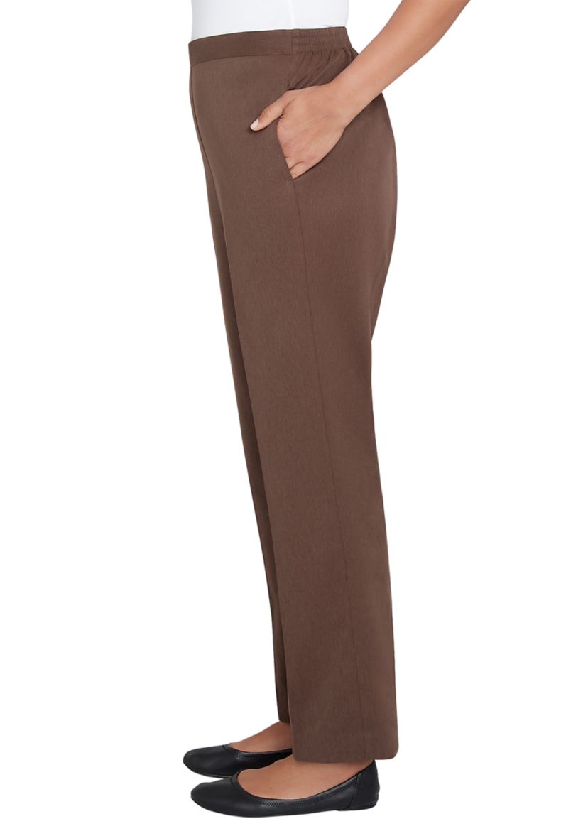 Womens Wine Country Proportioned Short Pants