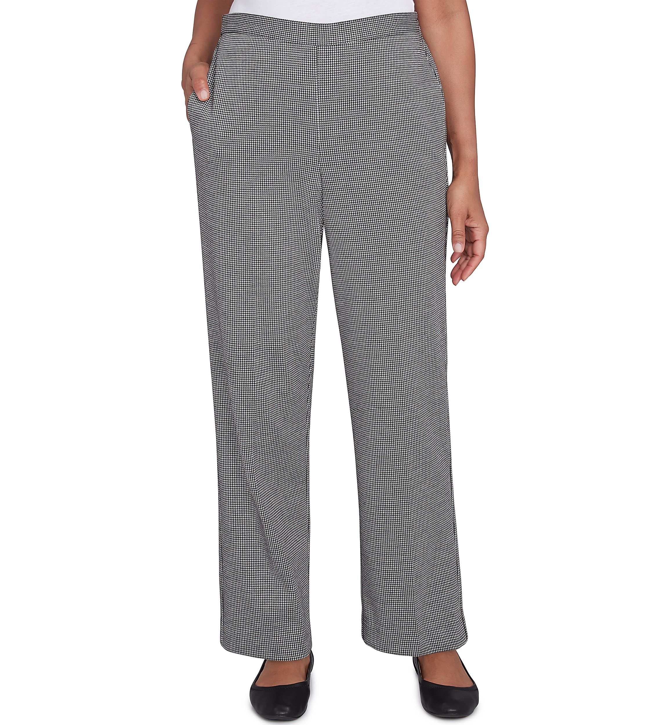Womens Runway Ready Proportioned Short Pants