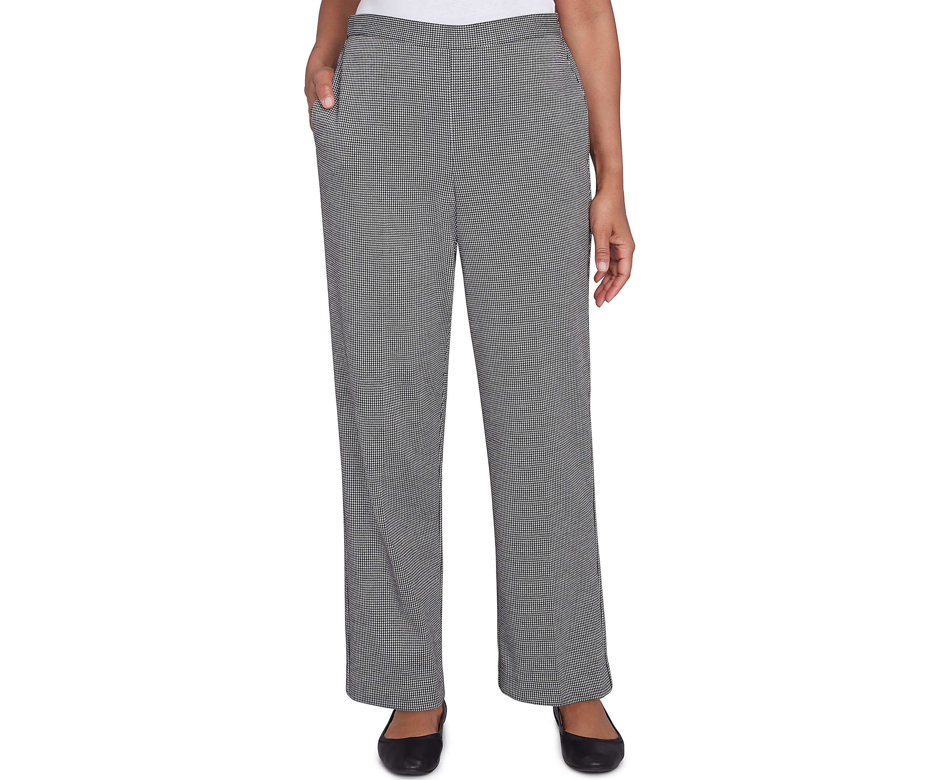 Womens Runway Ready Proportioned Short Pants