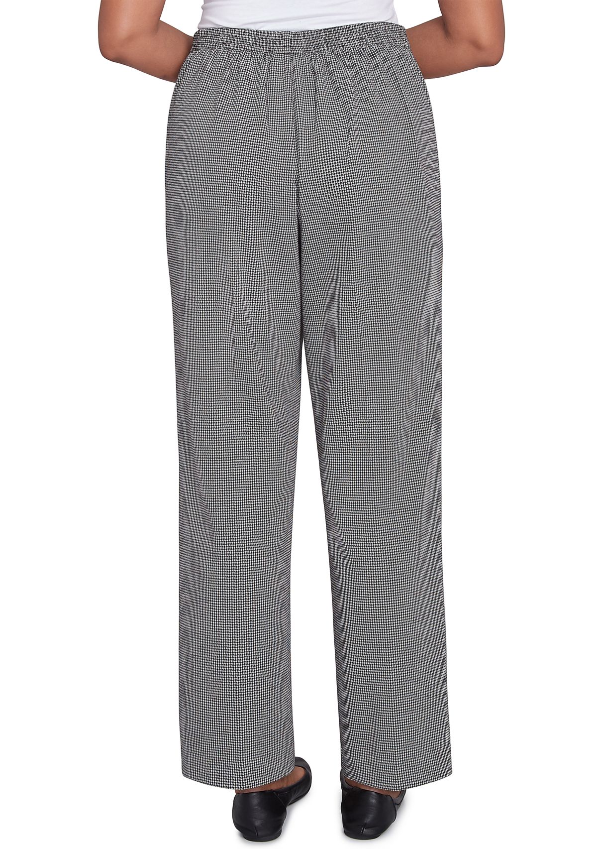 Womens Runway Ready Proportioned Short Pants