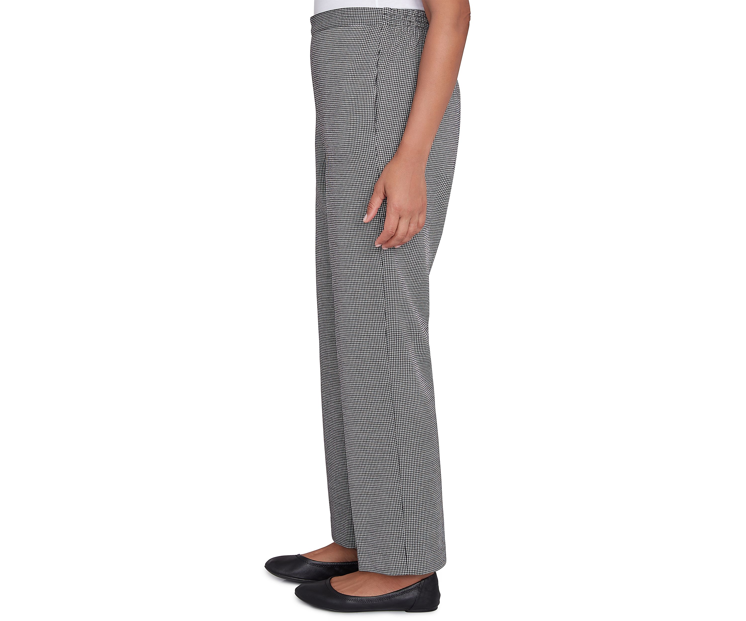 Womens Runway Ready Proportioned Short Pants