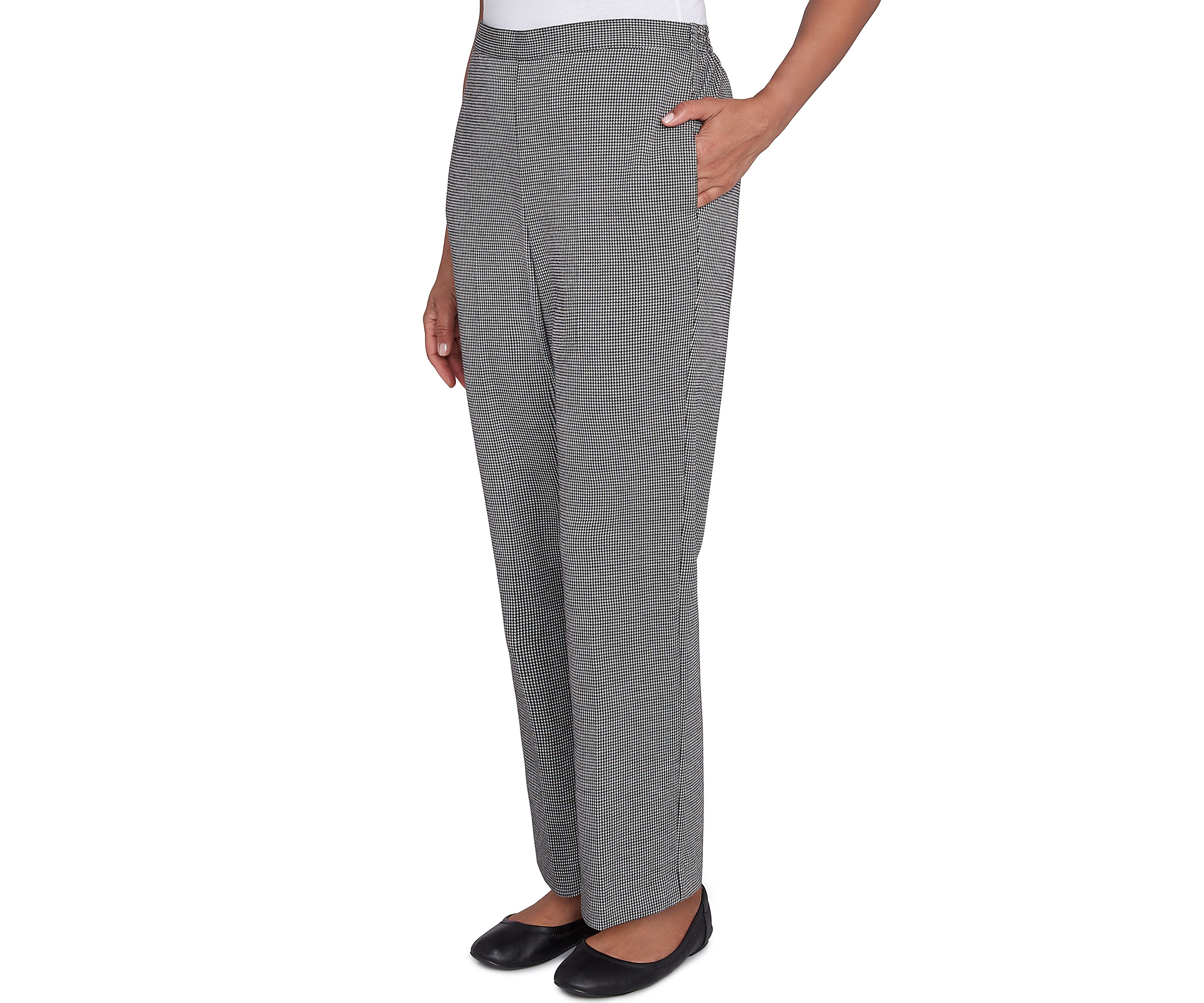 Womens Runway Ready Proportioned Short Pants