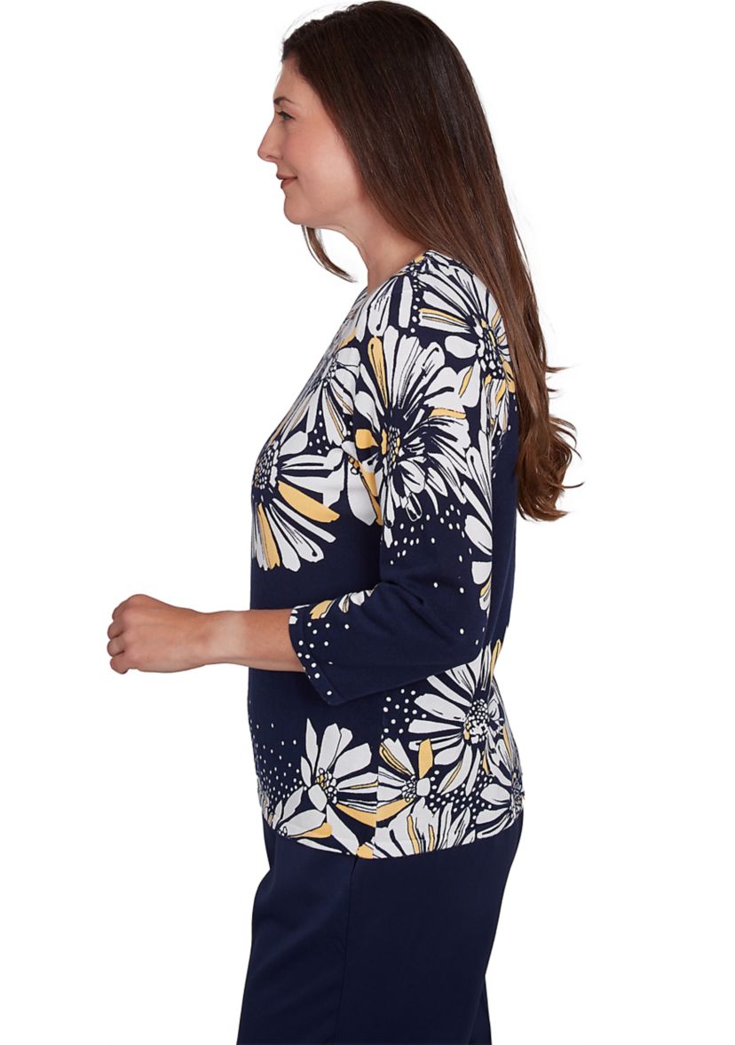 Womens Block Island Daisies Yoke And Border Top