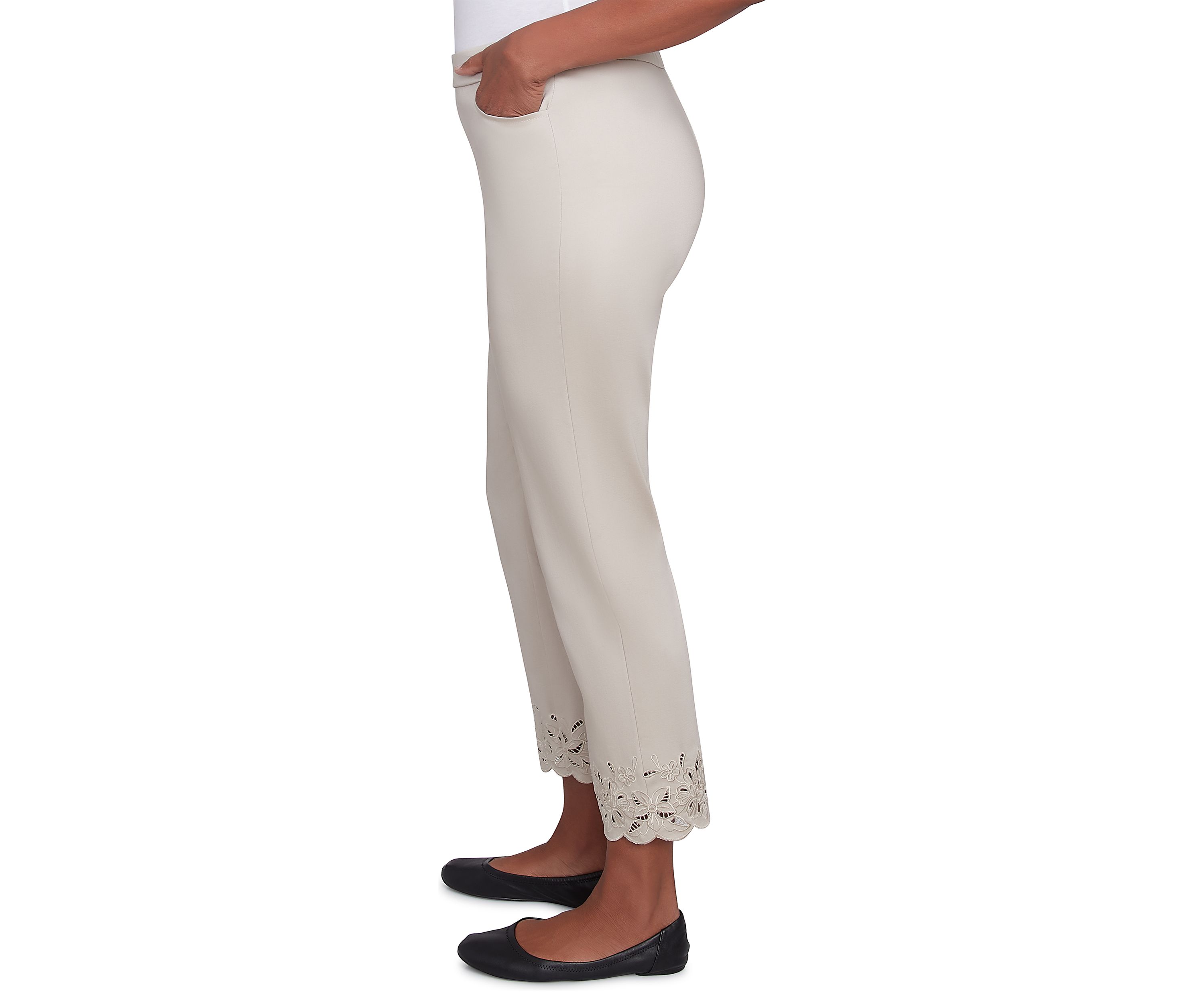 Womens Cutout Floral Ankle Length Pants